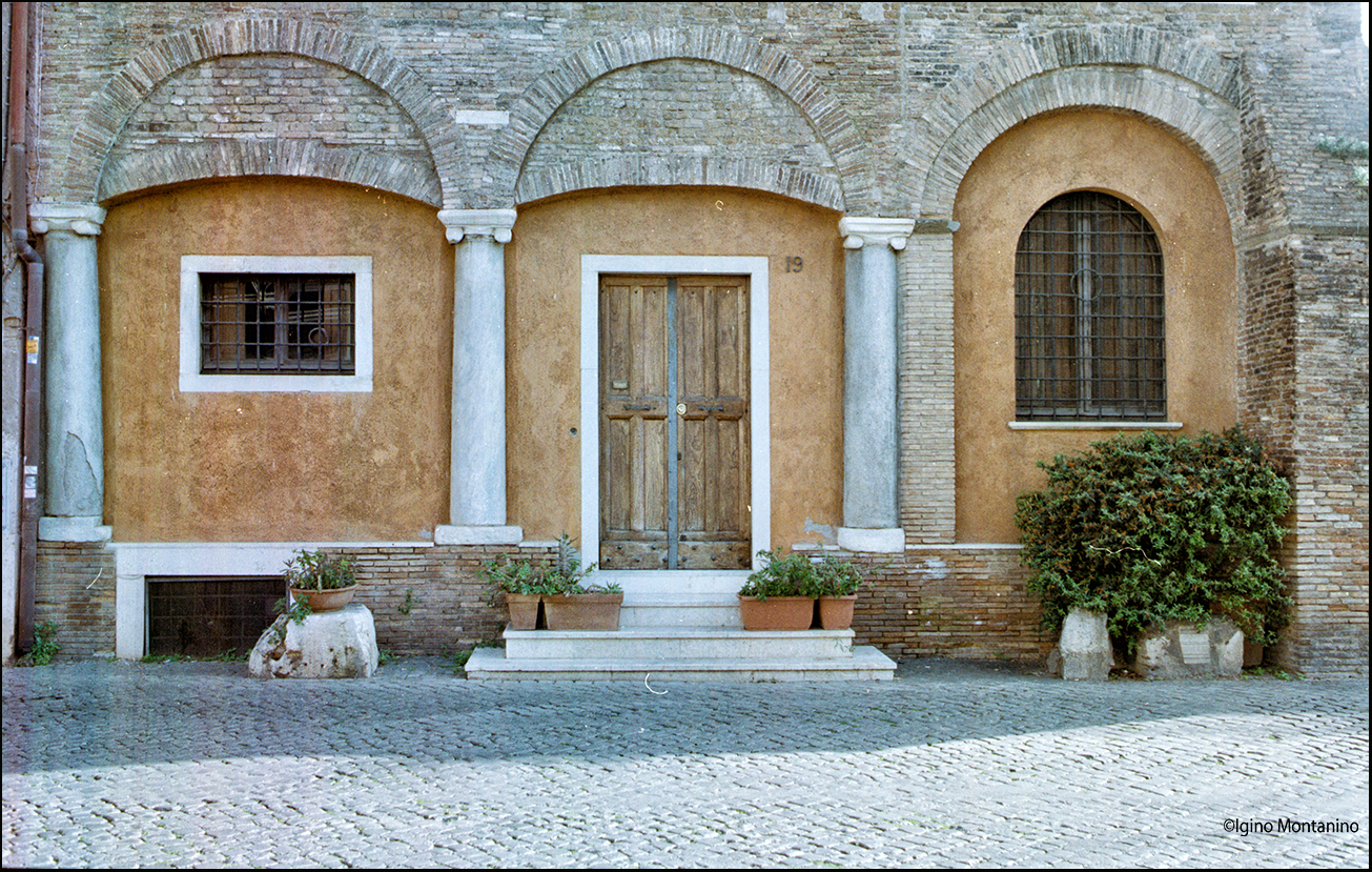 Piazza Santa Cecilia Rm