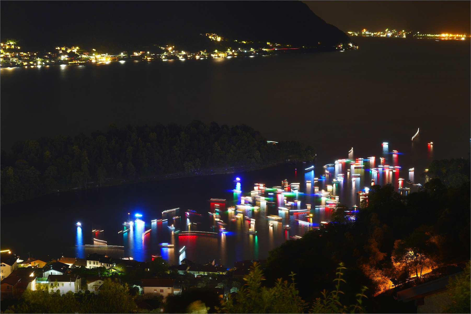 le barche in attesa dei fuochi d'artificio
