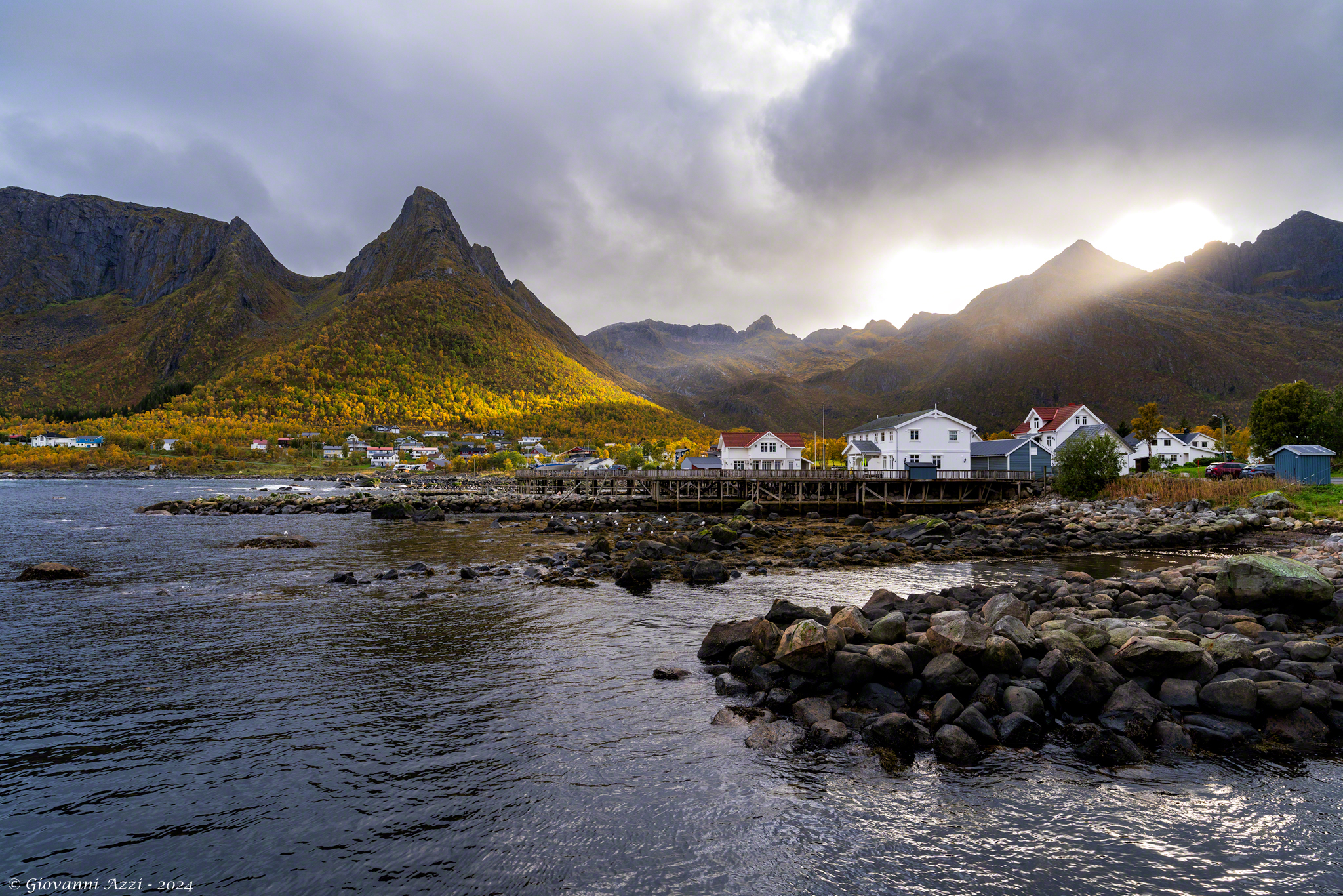 Mefjordvær and ray of light