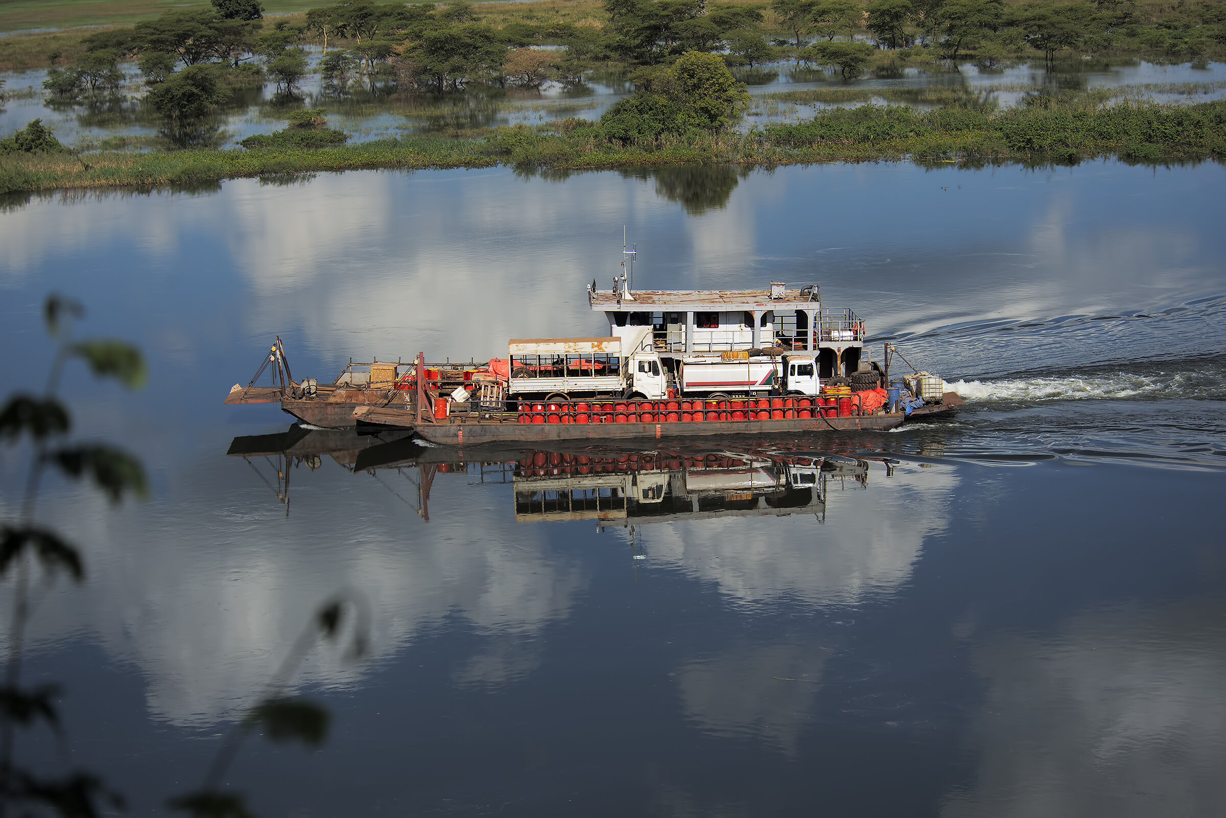 Chiatta cargo sul fiume luapula