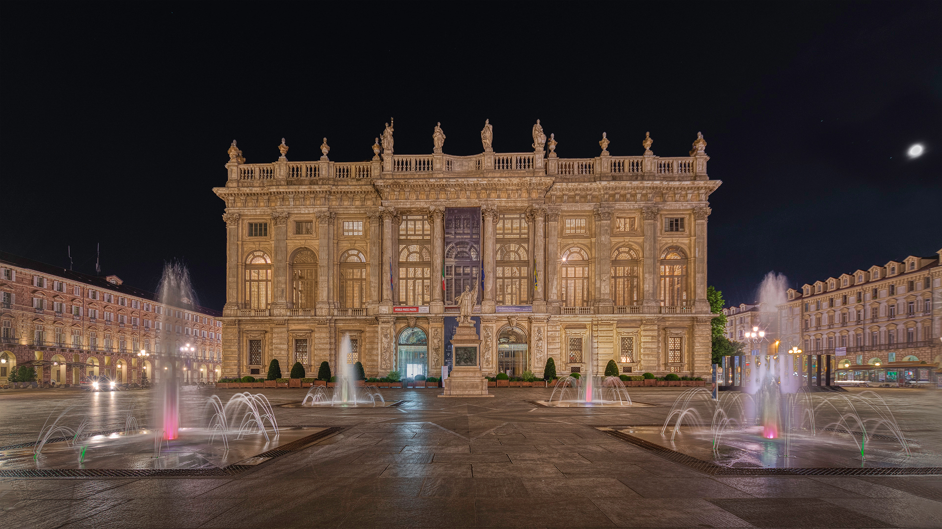 Turin, Piazza Castello