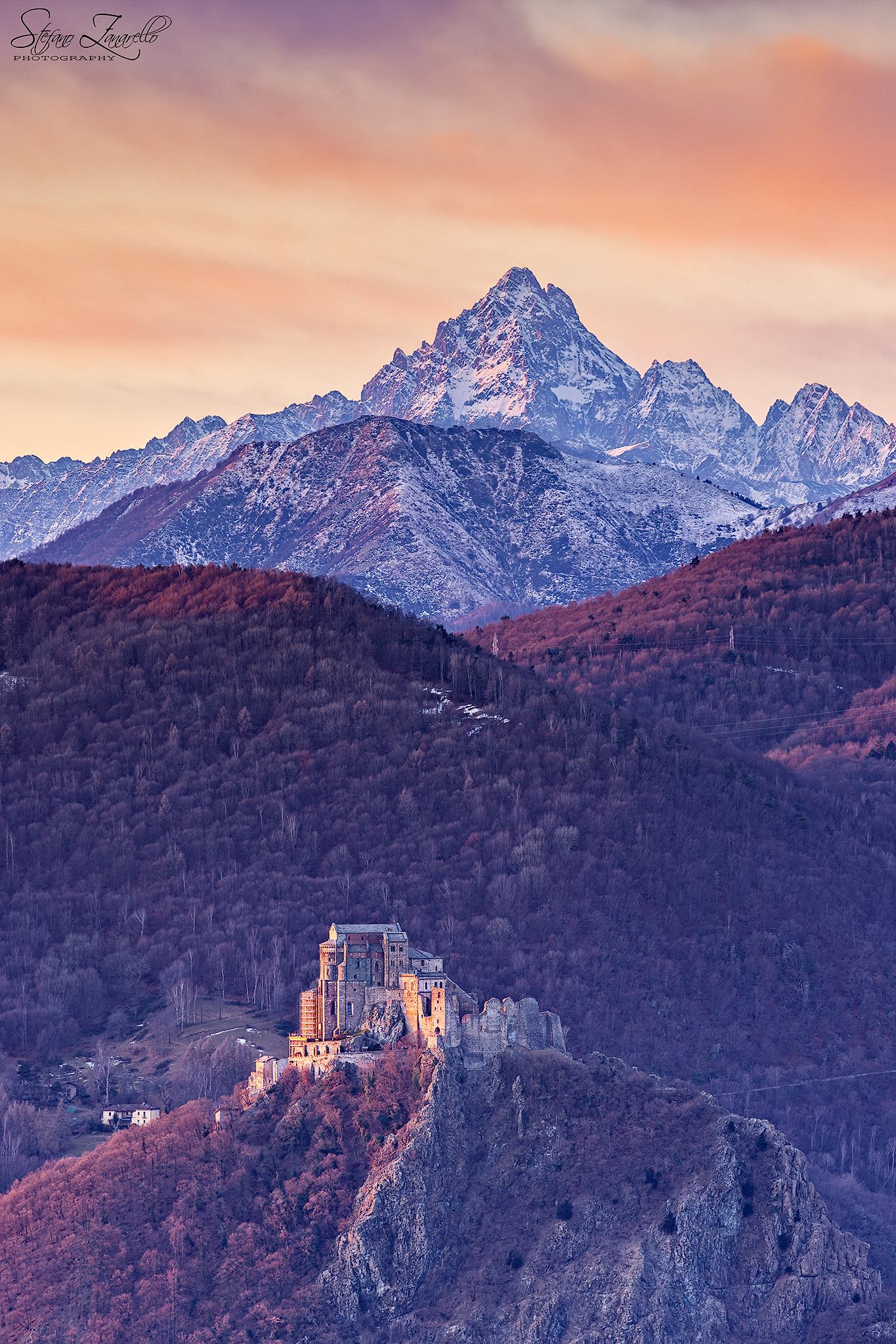 Under the rays of the sun of a golden dawn