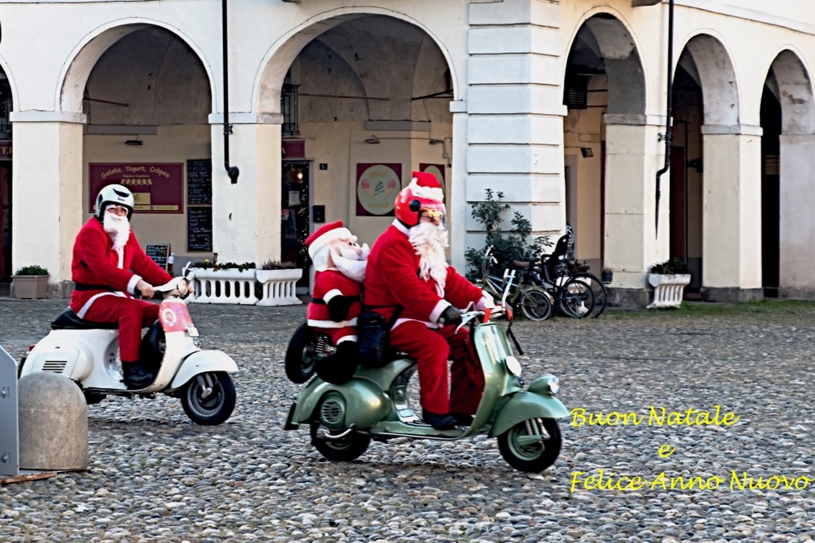 Christmas on a Vespa...