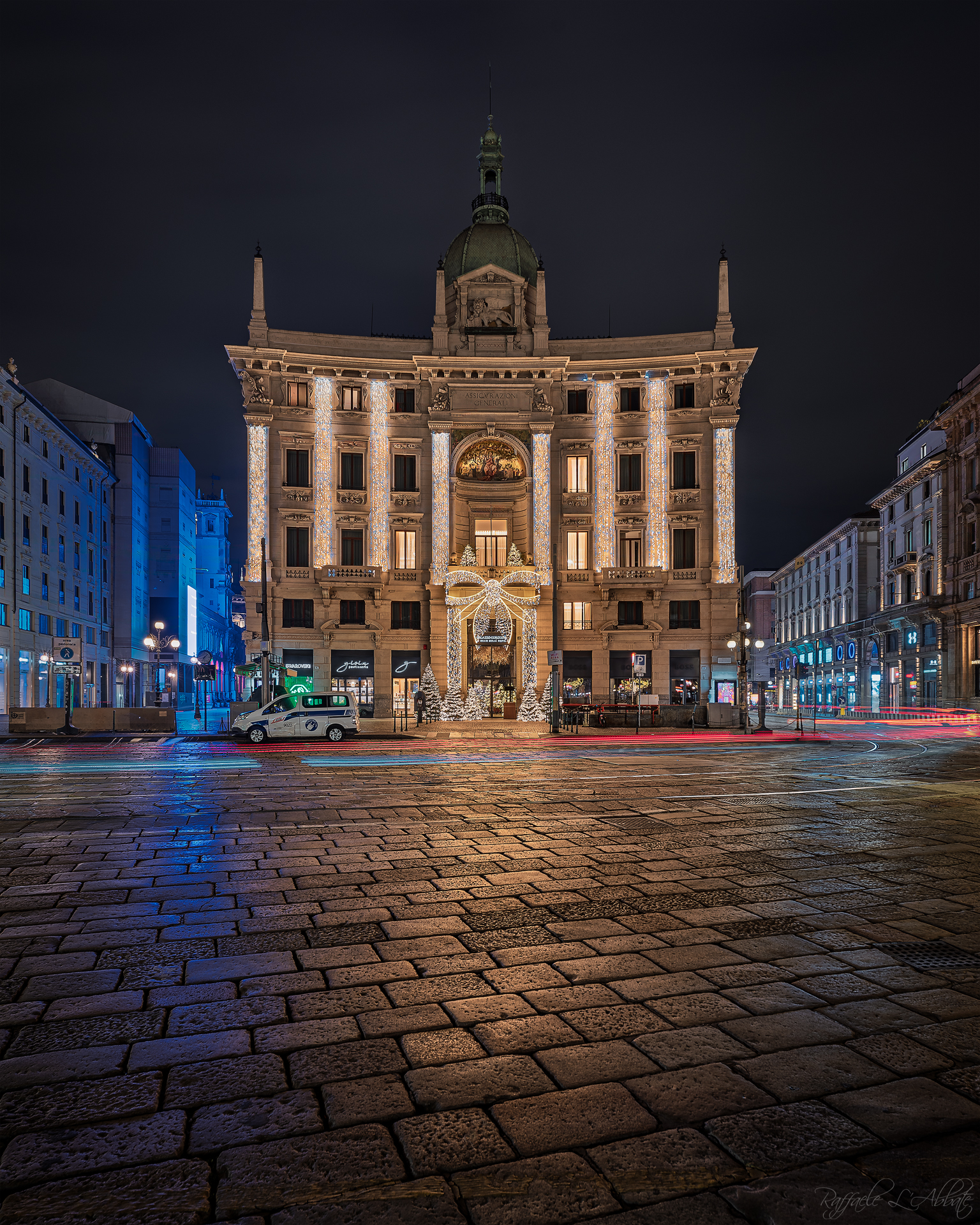 Palazzo Assicurazioni Generali addobbato per Natale