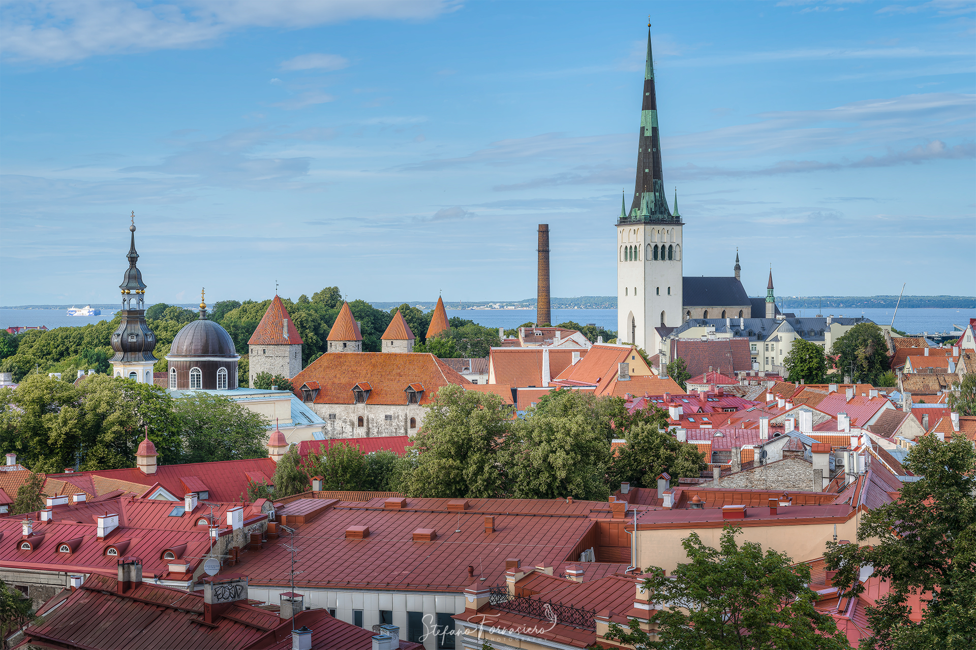 Skylines and Churches from the Platform in Kohtuotsa