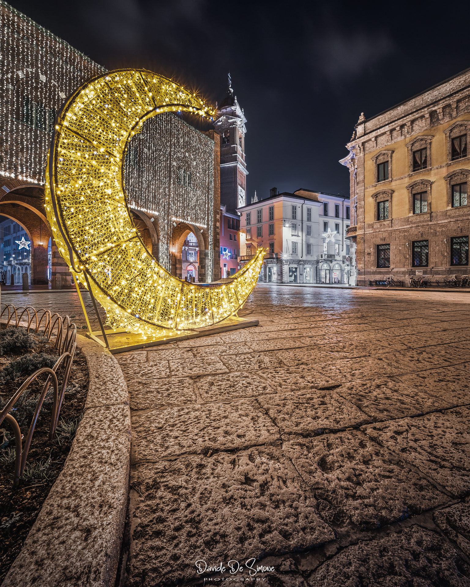 Monza glimpse of Piazza Roma