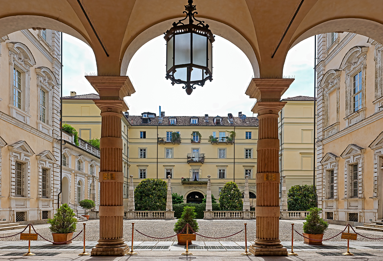 Courtyard v. M. Vittoria - Turin