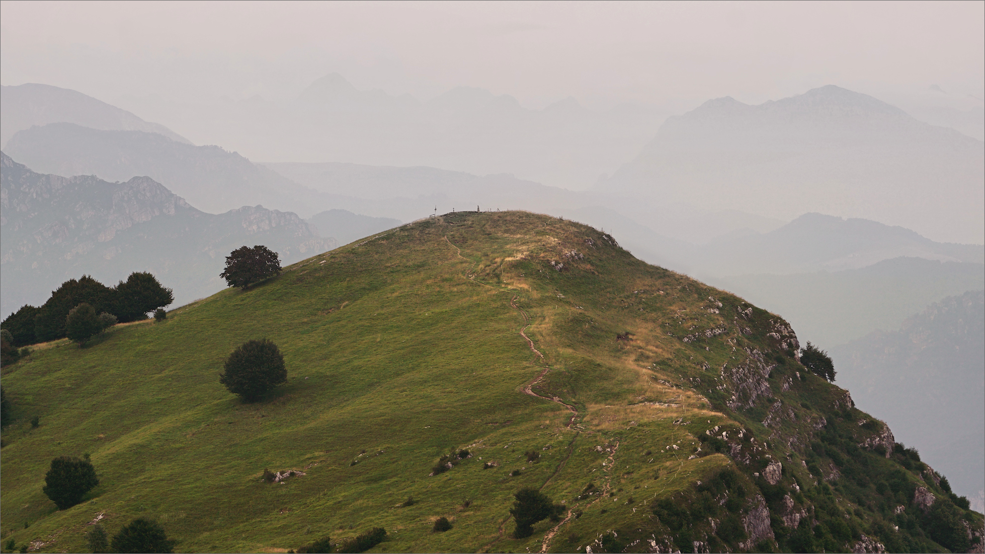 vista sul Monte Rai dal Monte Cornizzolo