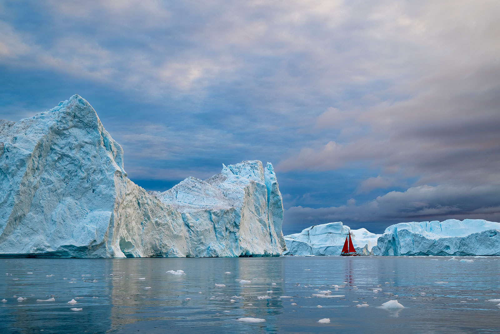 Vela rossa tra gli iceberg, Groenlandia