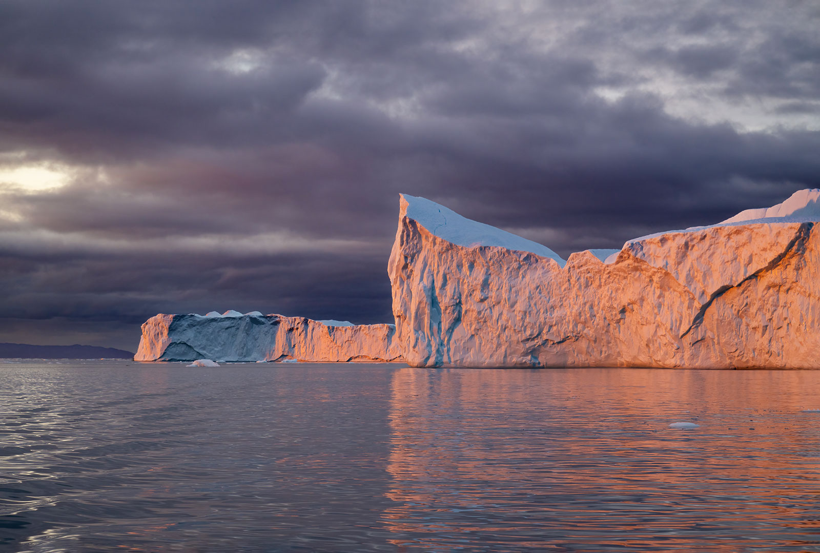 Tramonto tra gli Iceberg di Disko Bay, Groenlandia