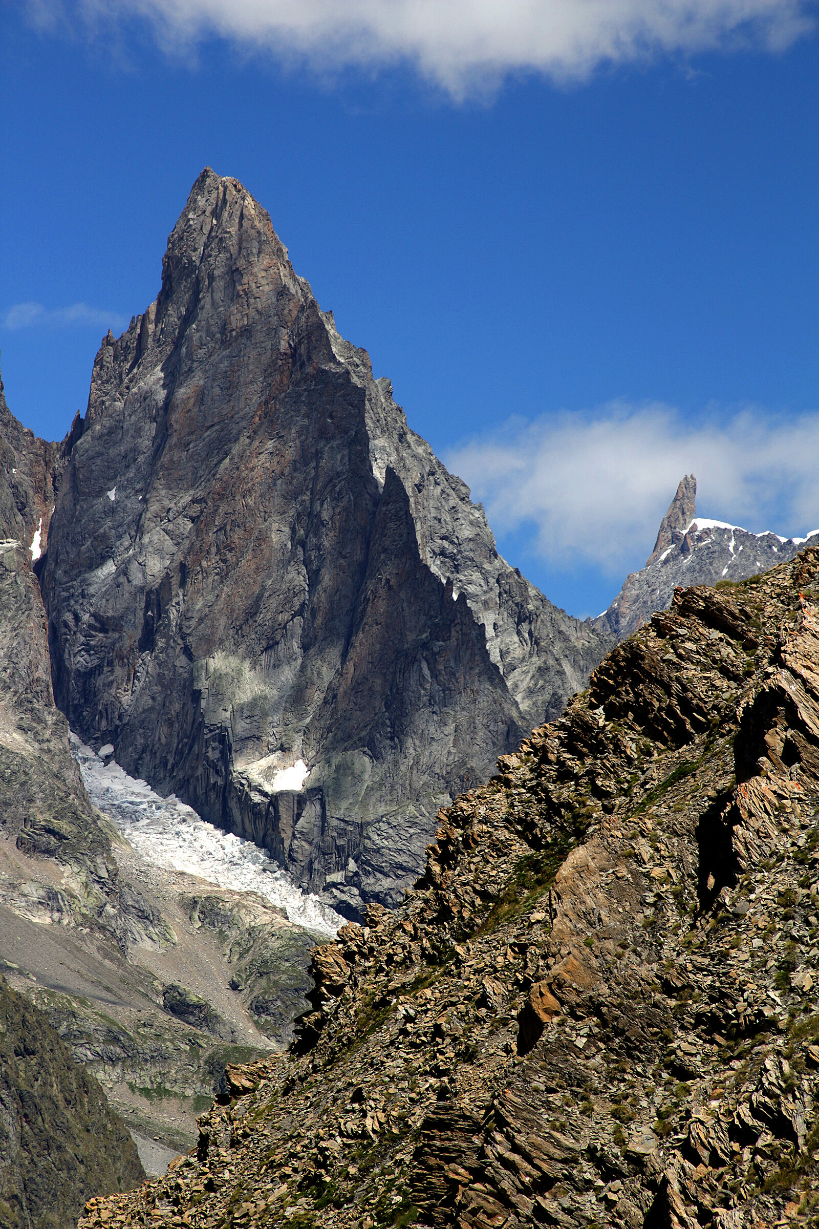 Aiguille Noire de Peuterey + Giant's Tooth
