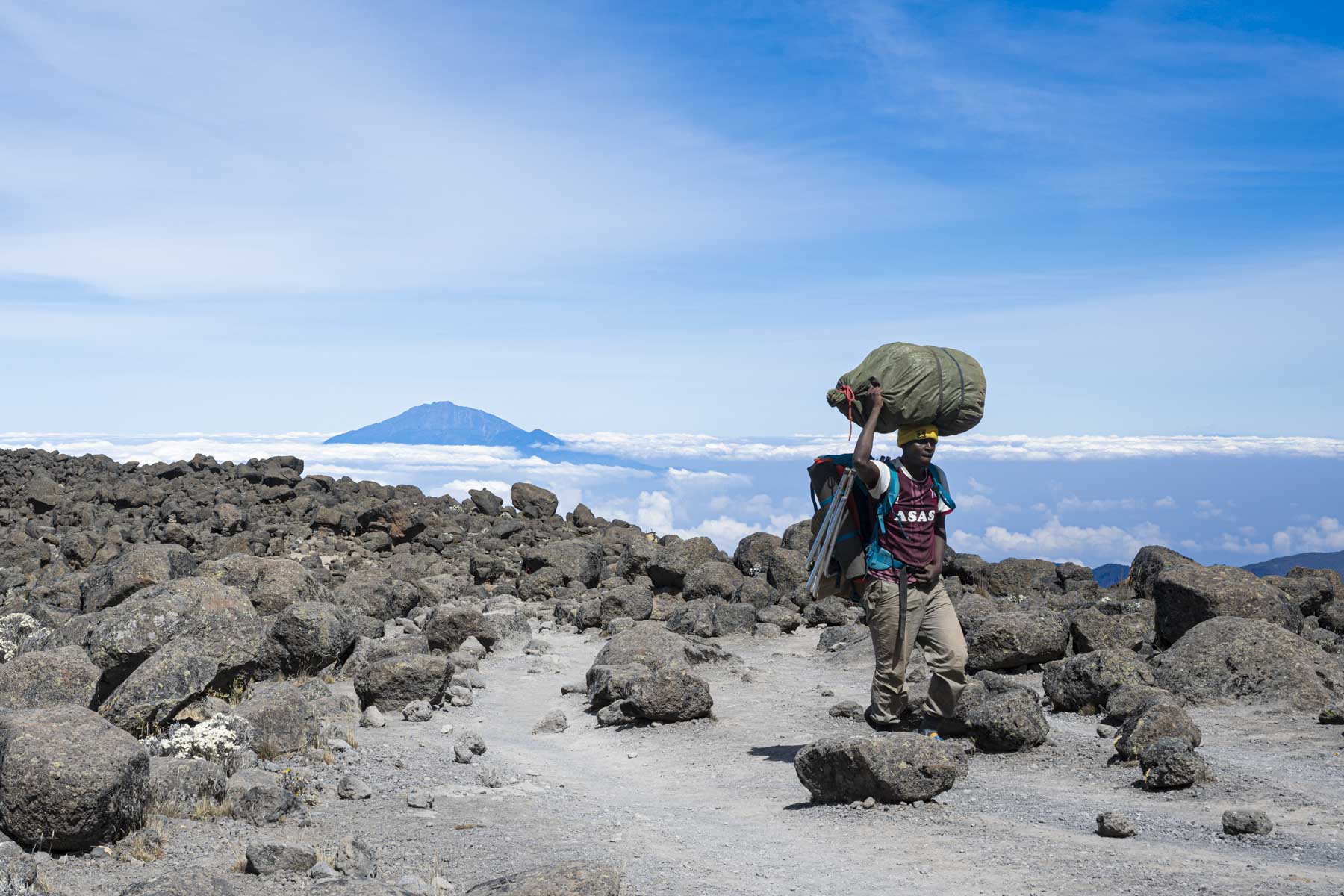 The high-altitude porter
