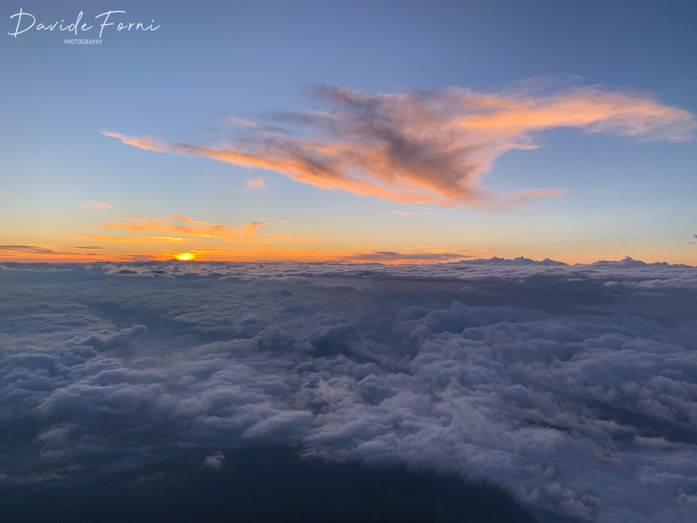 Alba in vetta al Monte Fuji m. 3.776