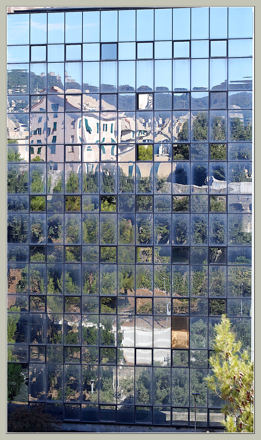 Riflessi urbani 2  (Genova).