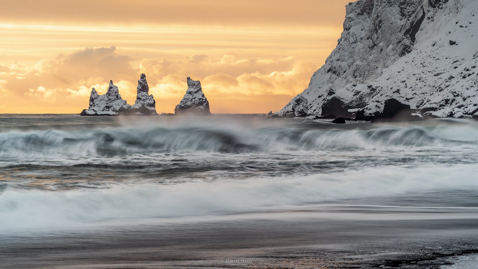 Vik, the black beach