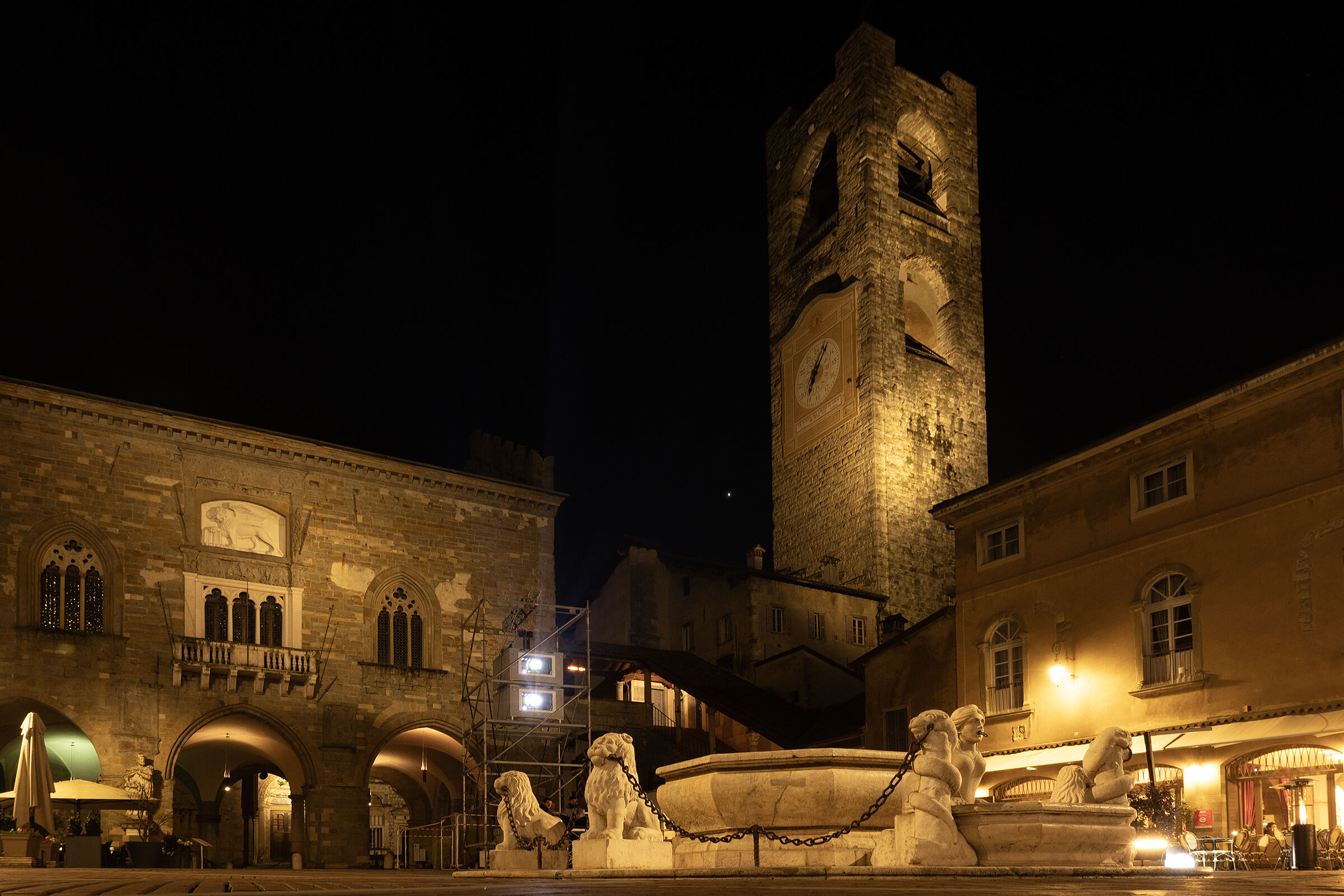 Piazza Vecchia at dusk - Upper Town - Bergamo