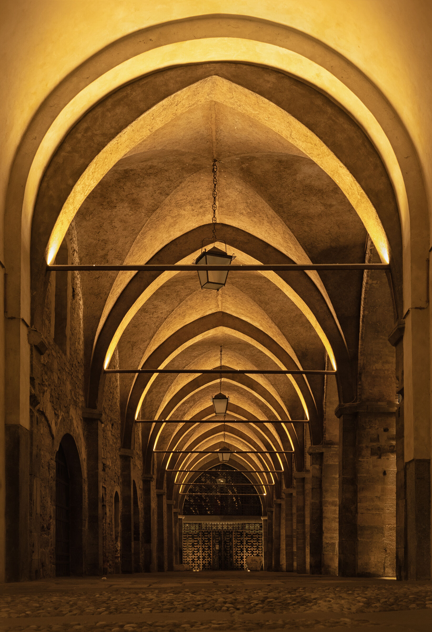 portico - Piazza della Cittadella - Upper Town - BG
