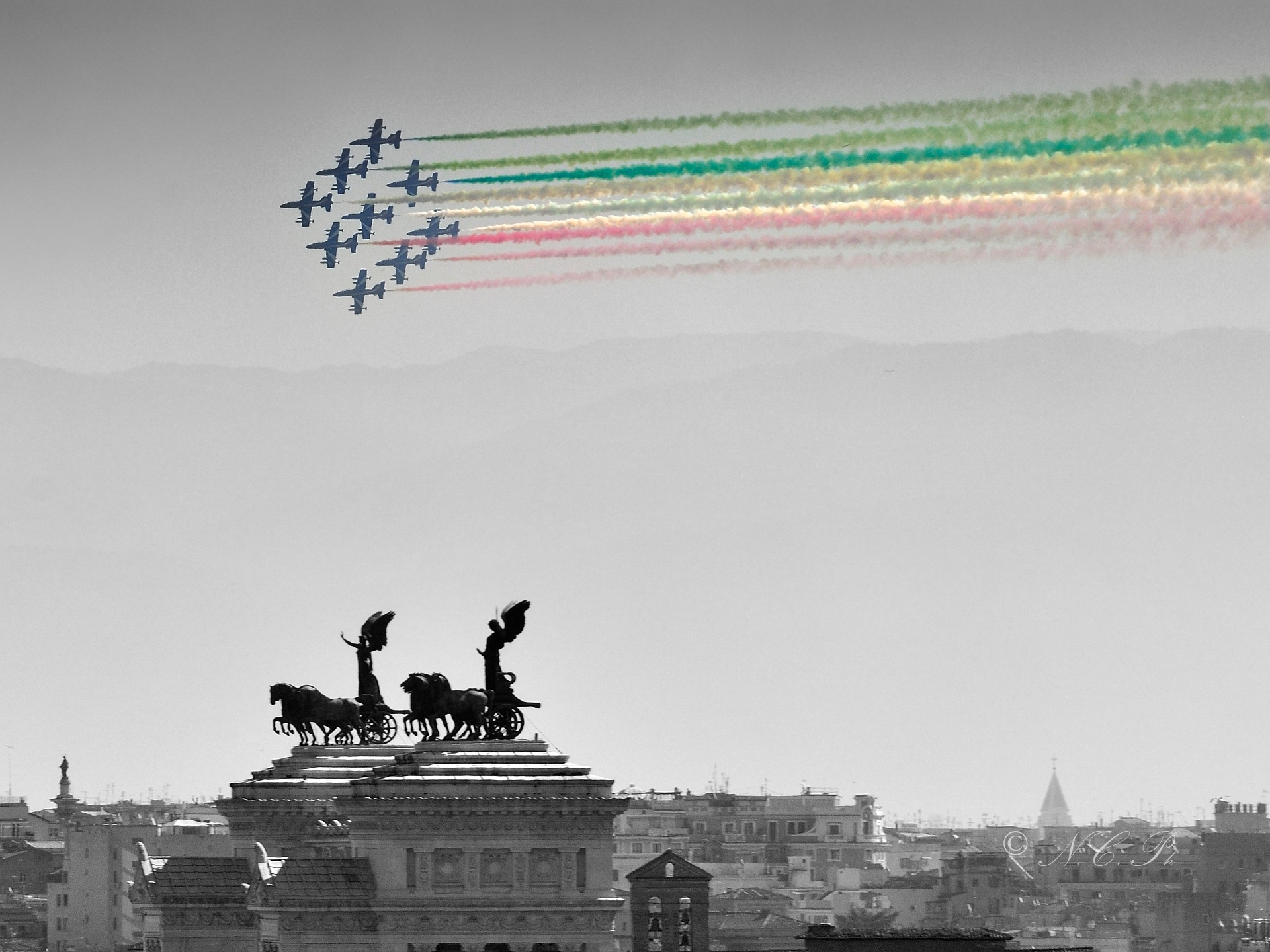 Frecce Tricolori hybrid bw/c