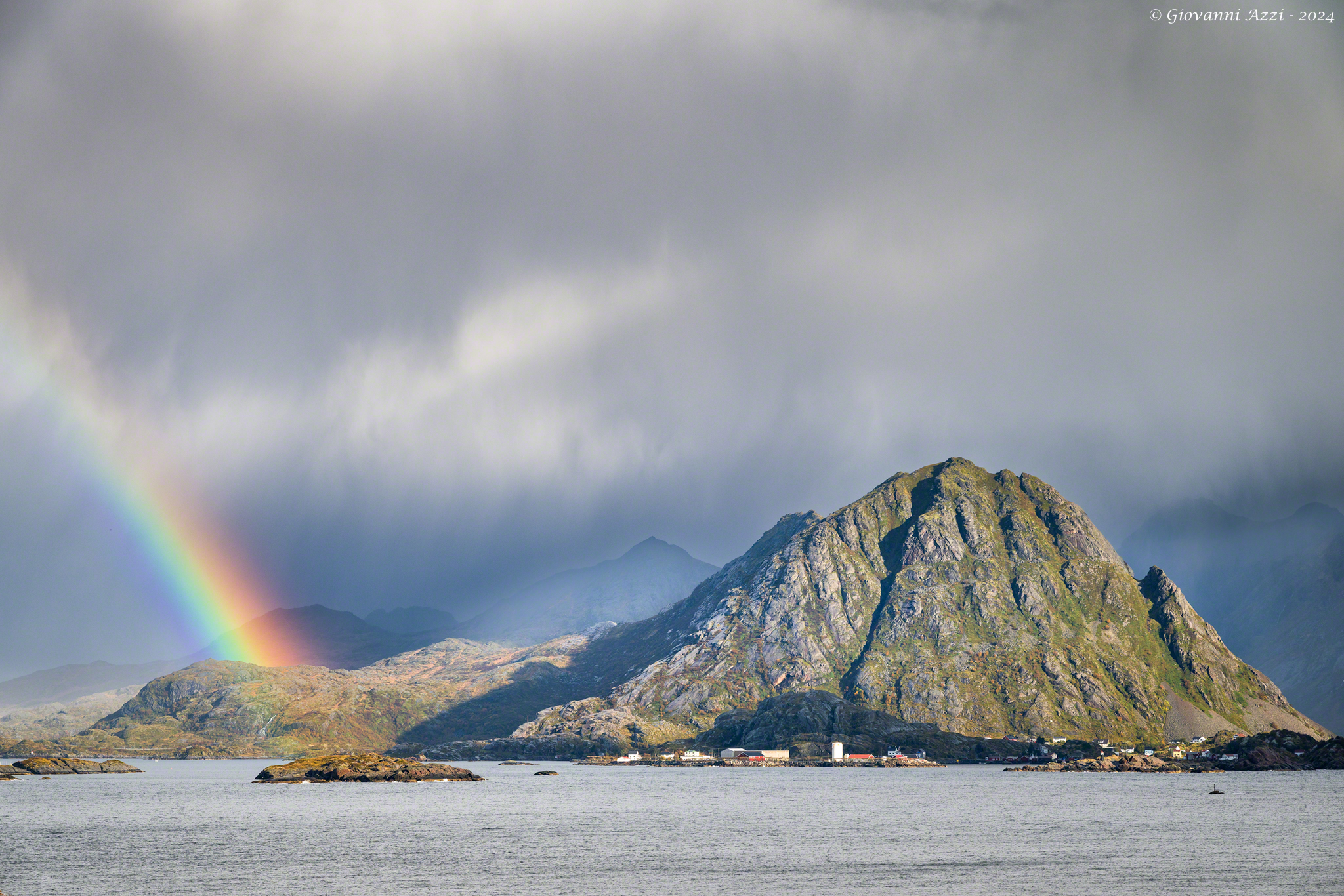 Sole, pioggia e arcobaleno
