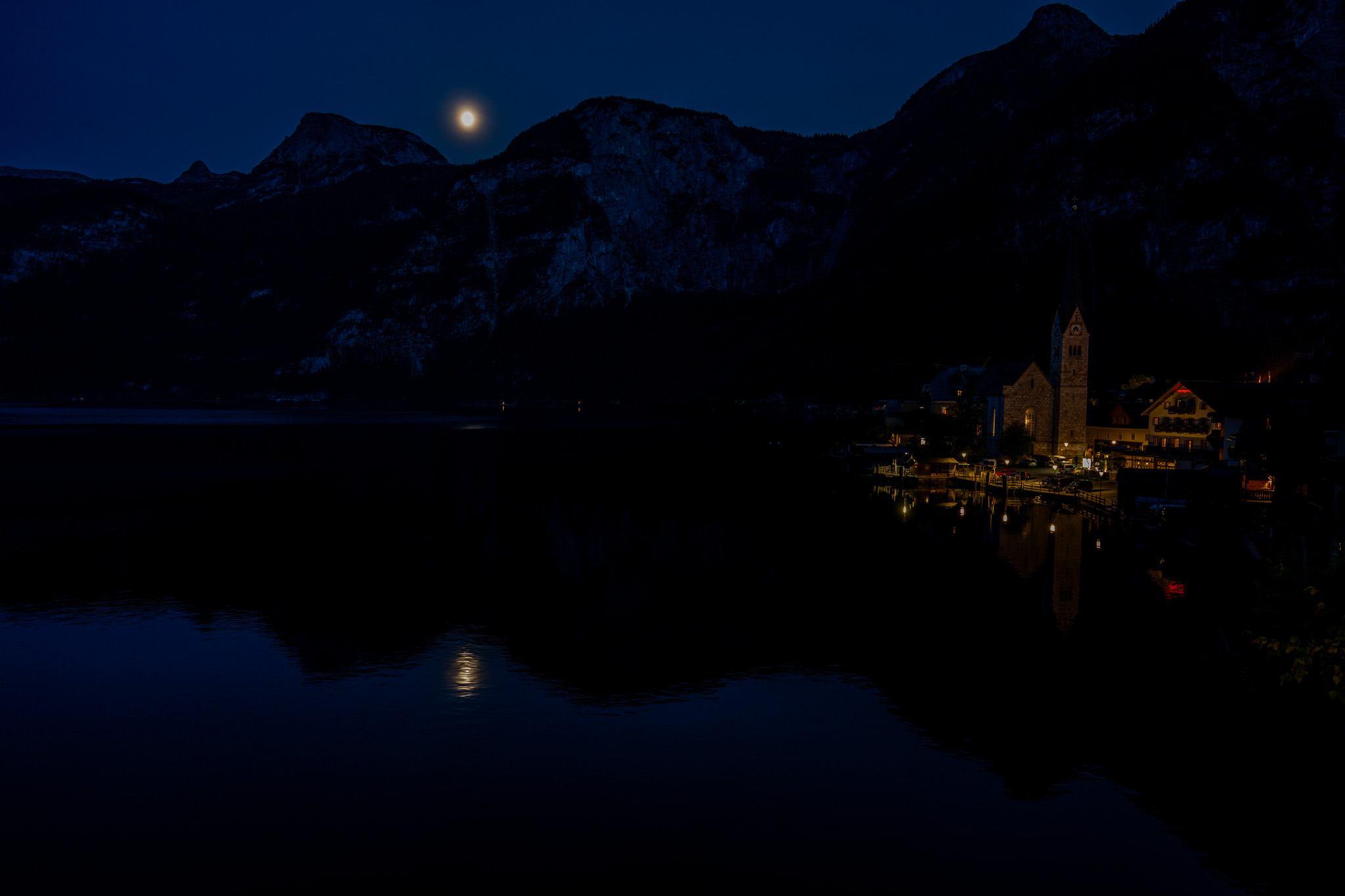 Hallstatt by night