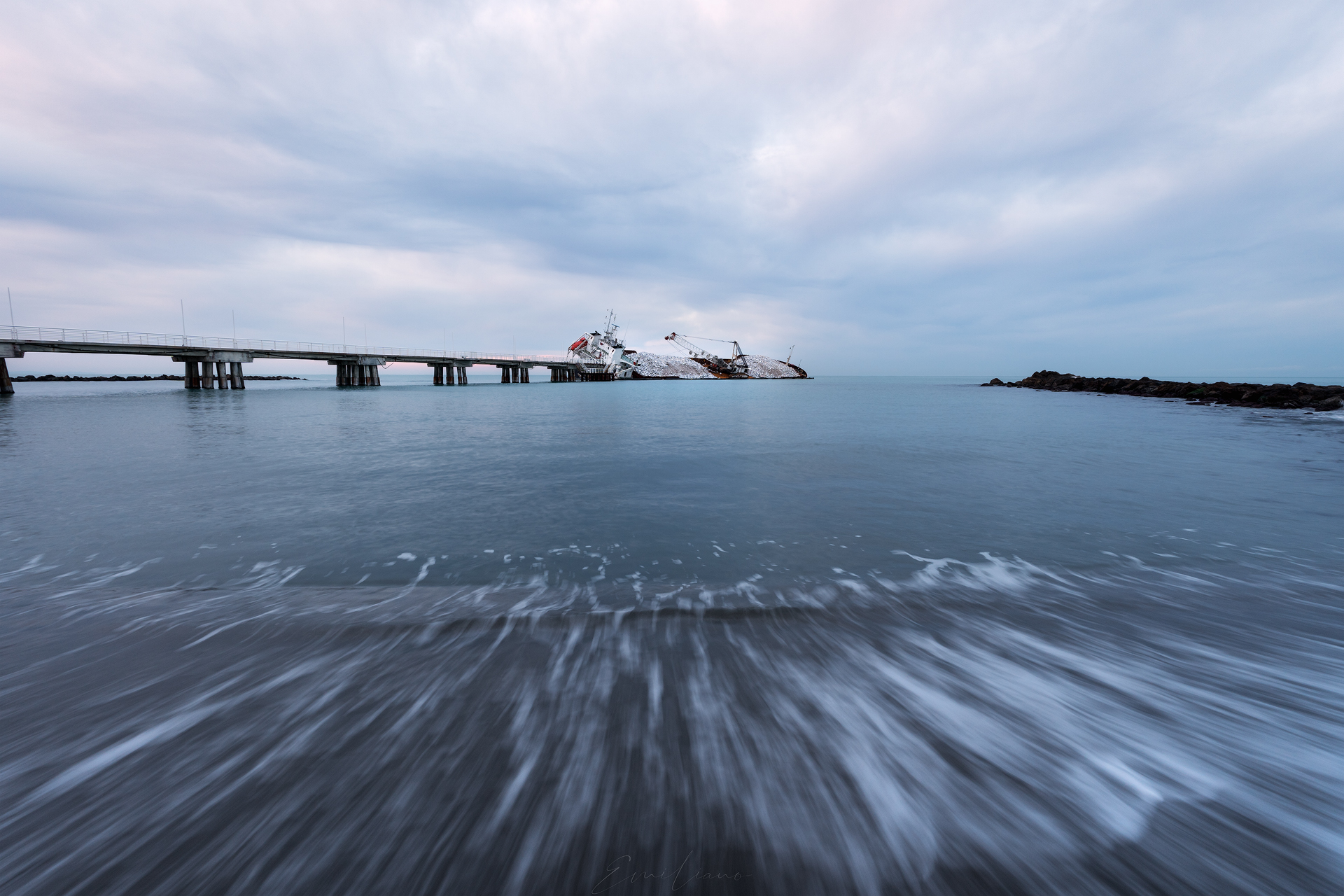 Shipwreck of the Guan Rong 2 - Marina di Carrara