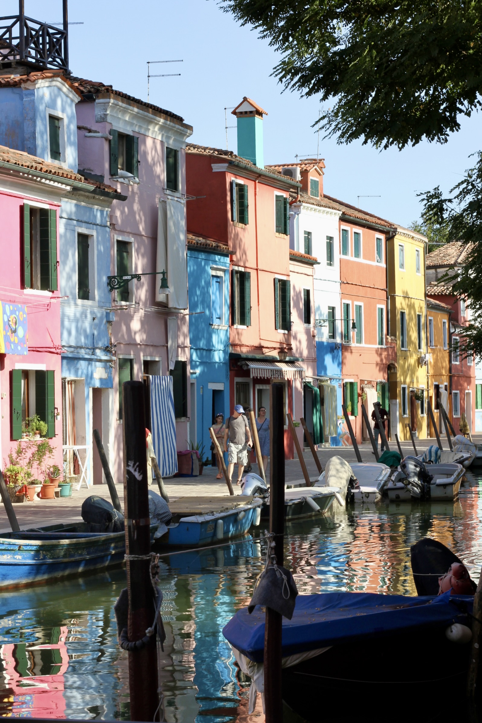 cromie e riflessi magici a Burano