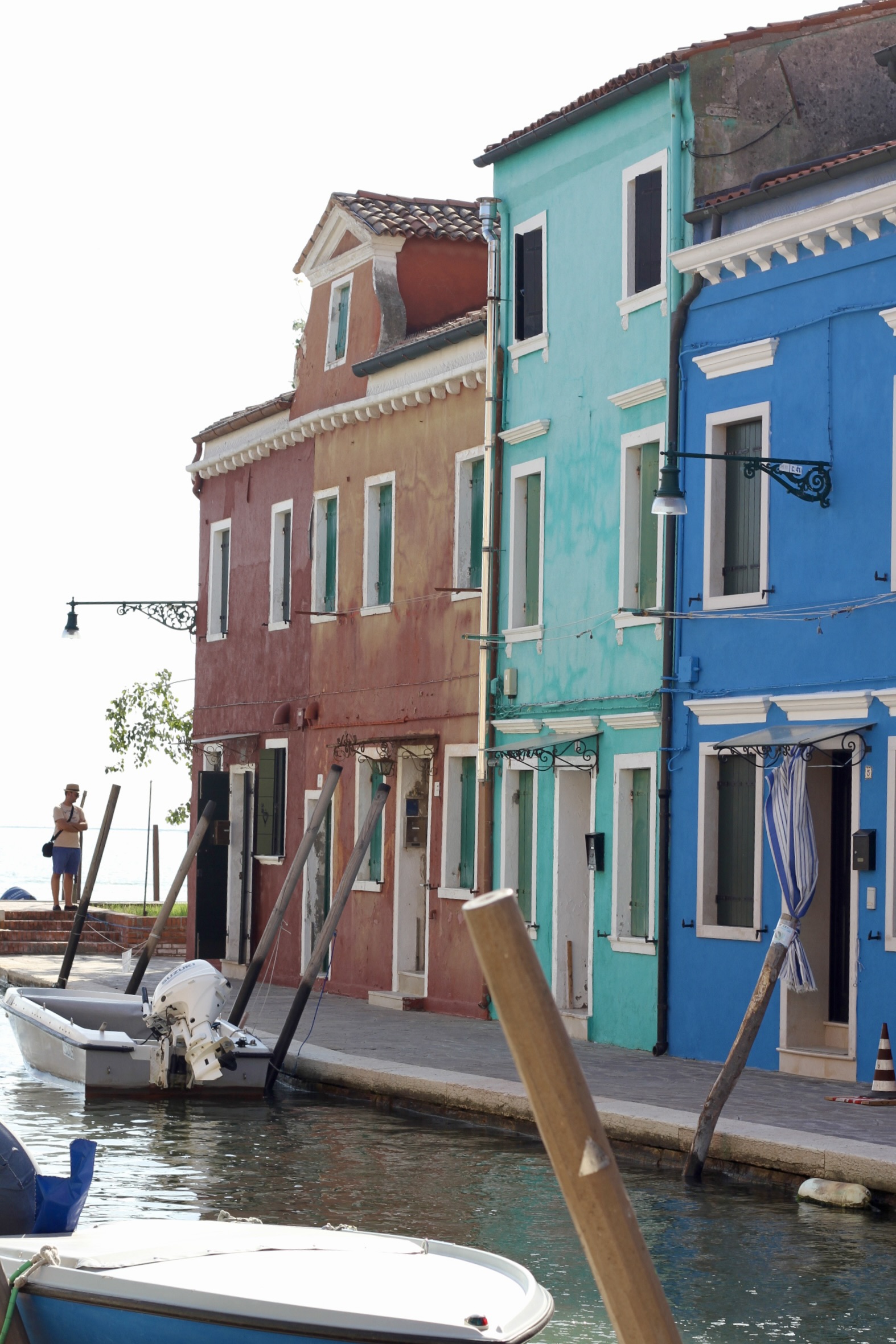 Cromie e riflessi magici a Burano