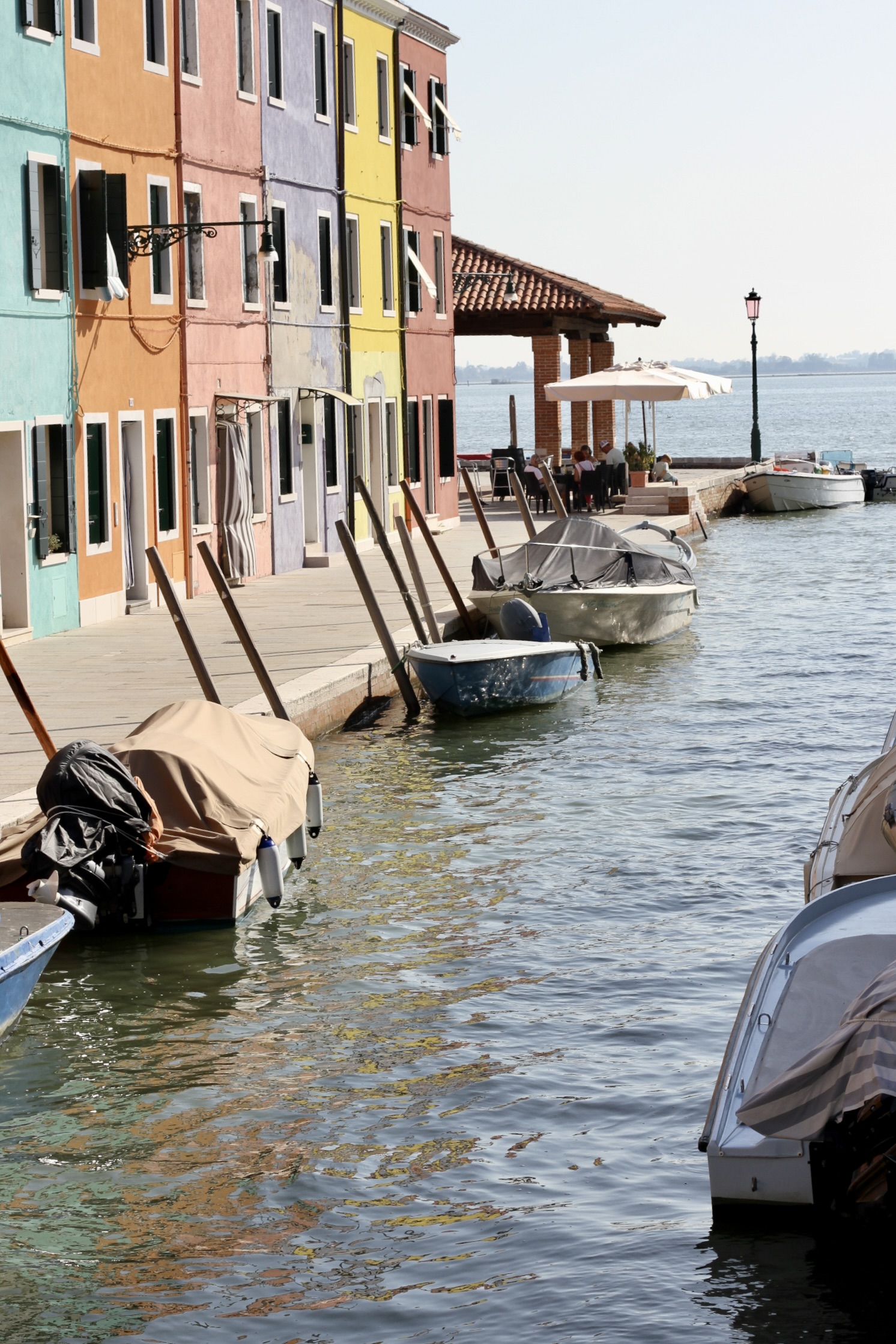 cromie e riflessi magici a Burano
