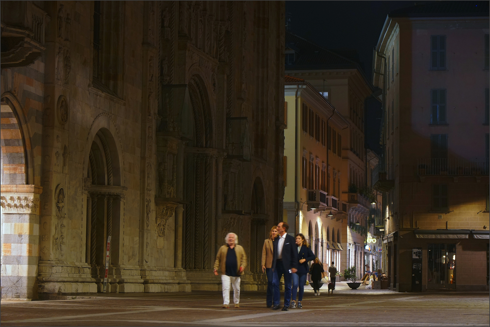 ora siamo in piazza del Duomo ...