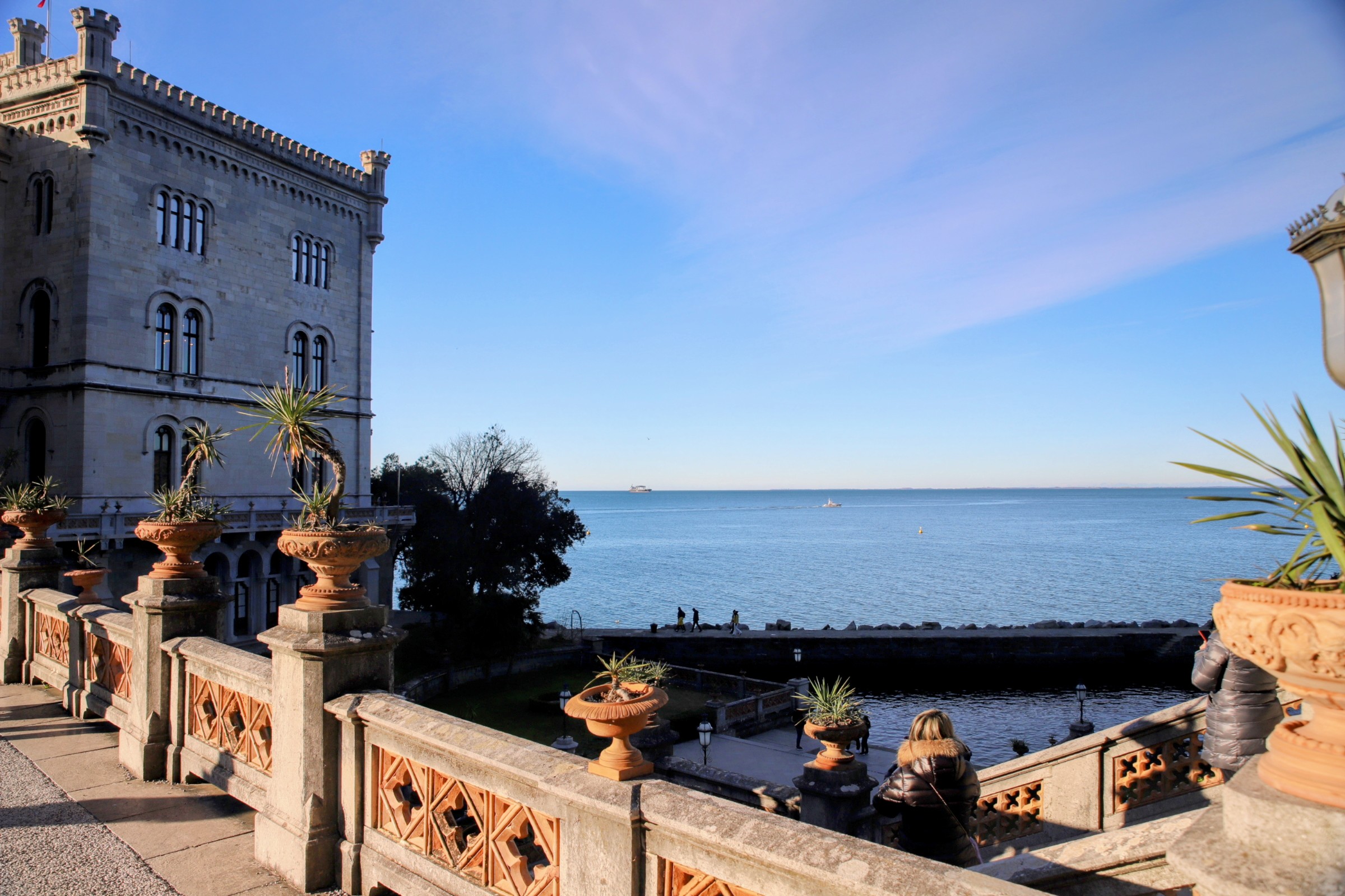 In Miramare to admire the sea