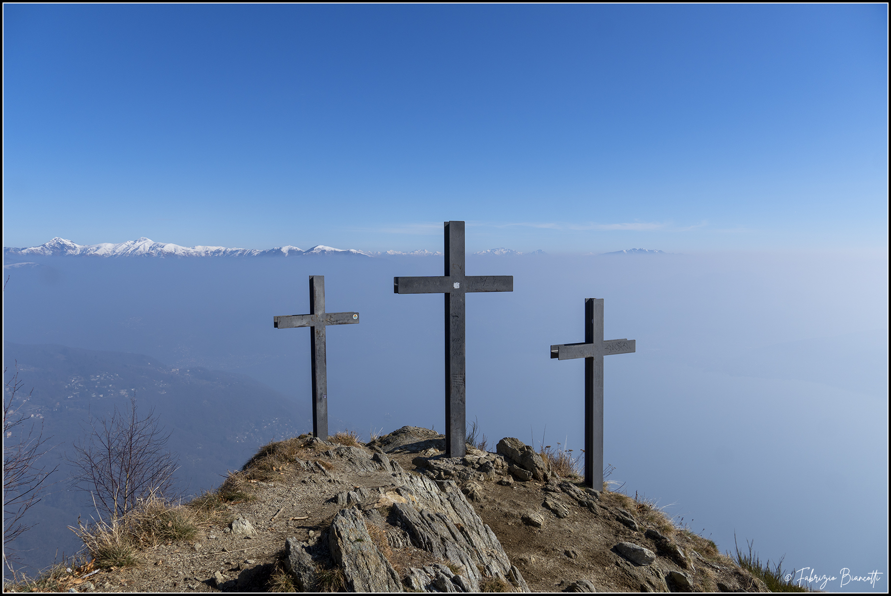 Monte Morissolo and the fog on Lake Maggiore