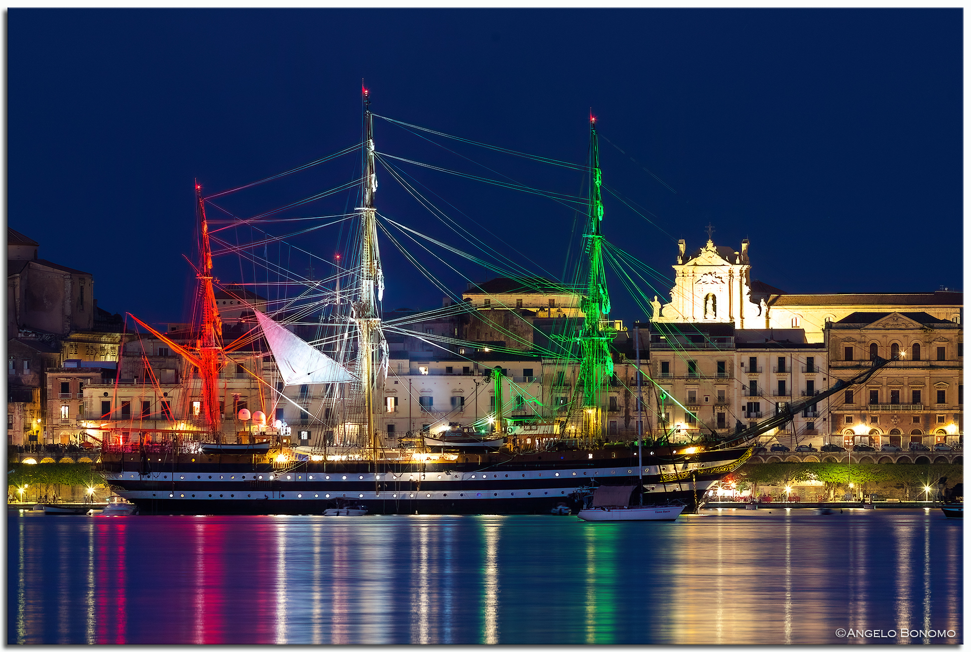 Amerigo Vespucci in the large port of Syracuse
