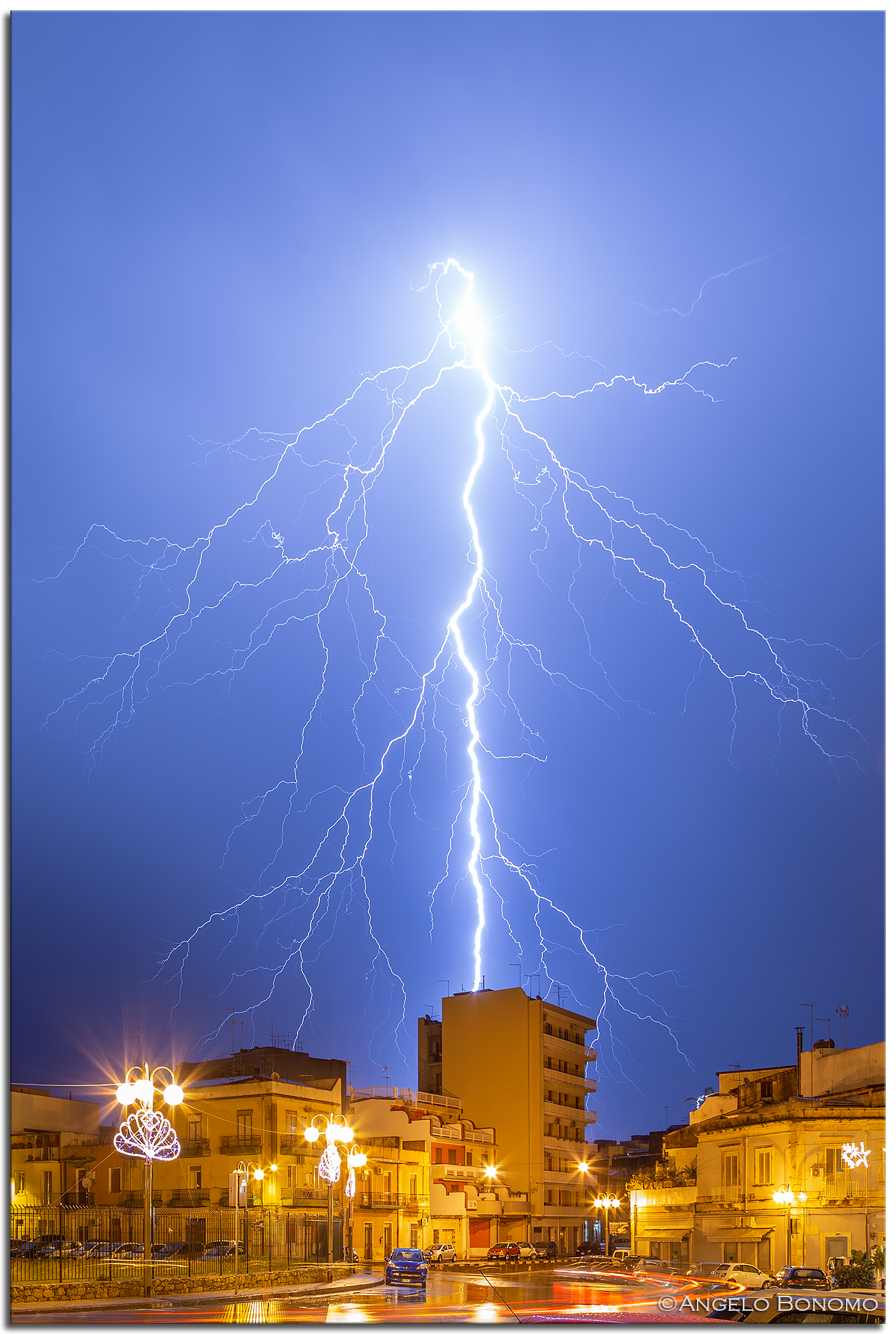 Lightning in the city (Syracuse)