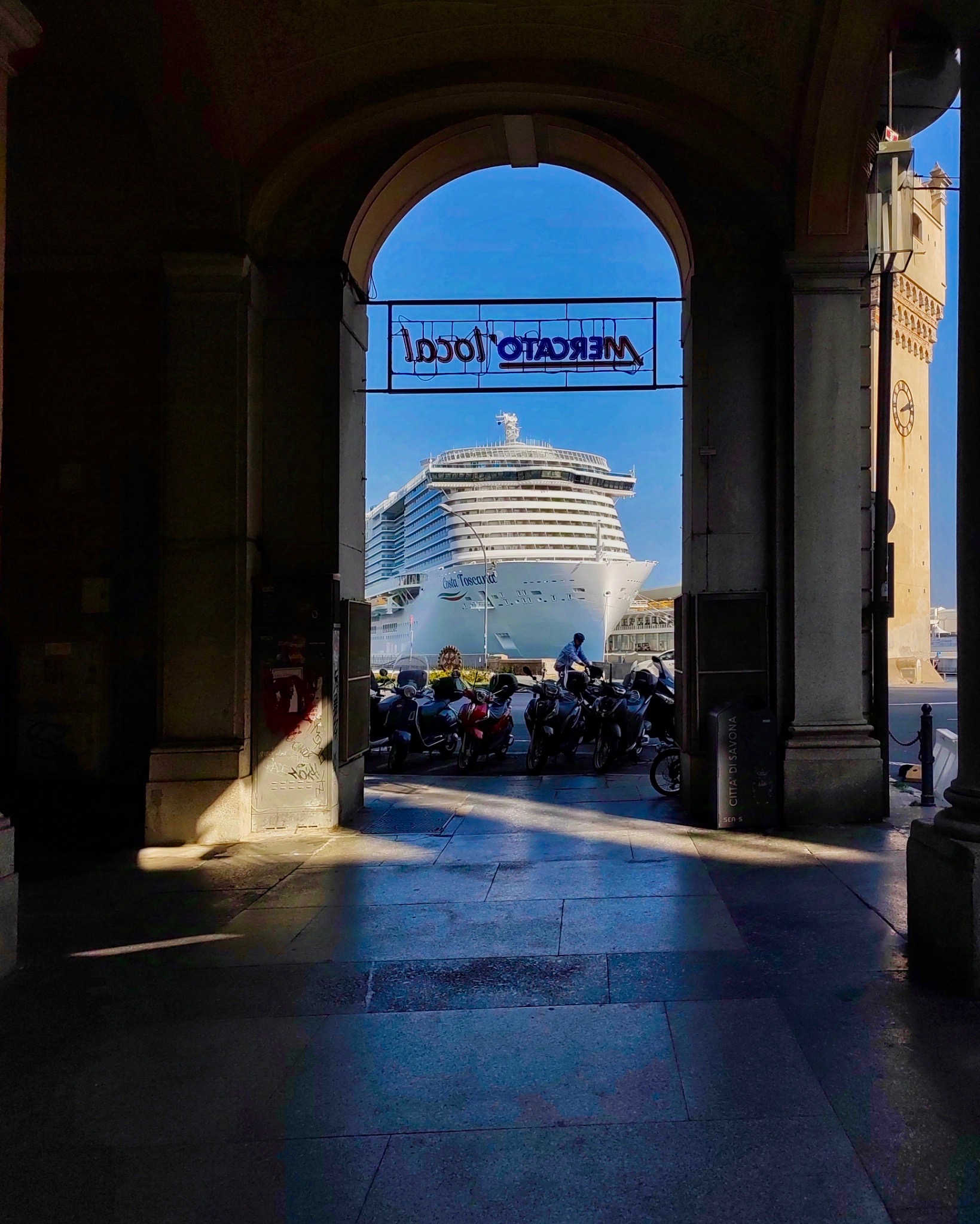 The "Tuscan Coast" visits Savona...