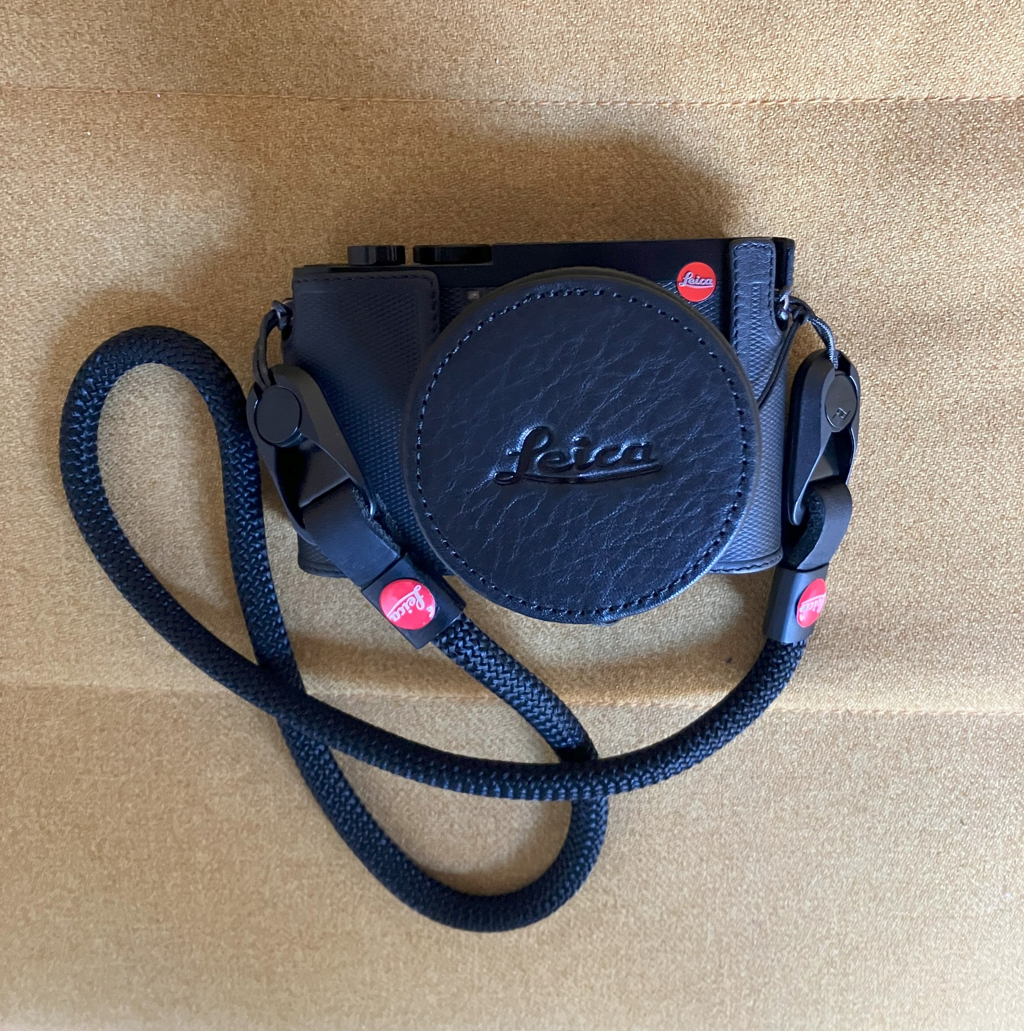 Hyperion Camera Straps Black Strap logo Leica