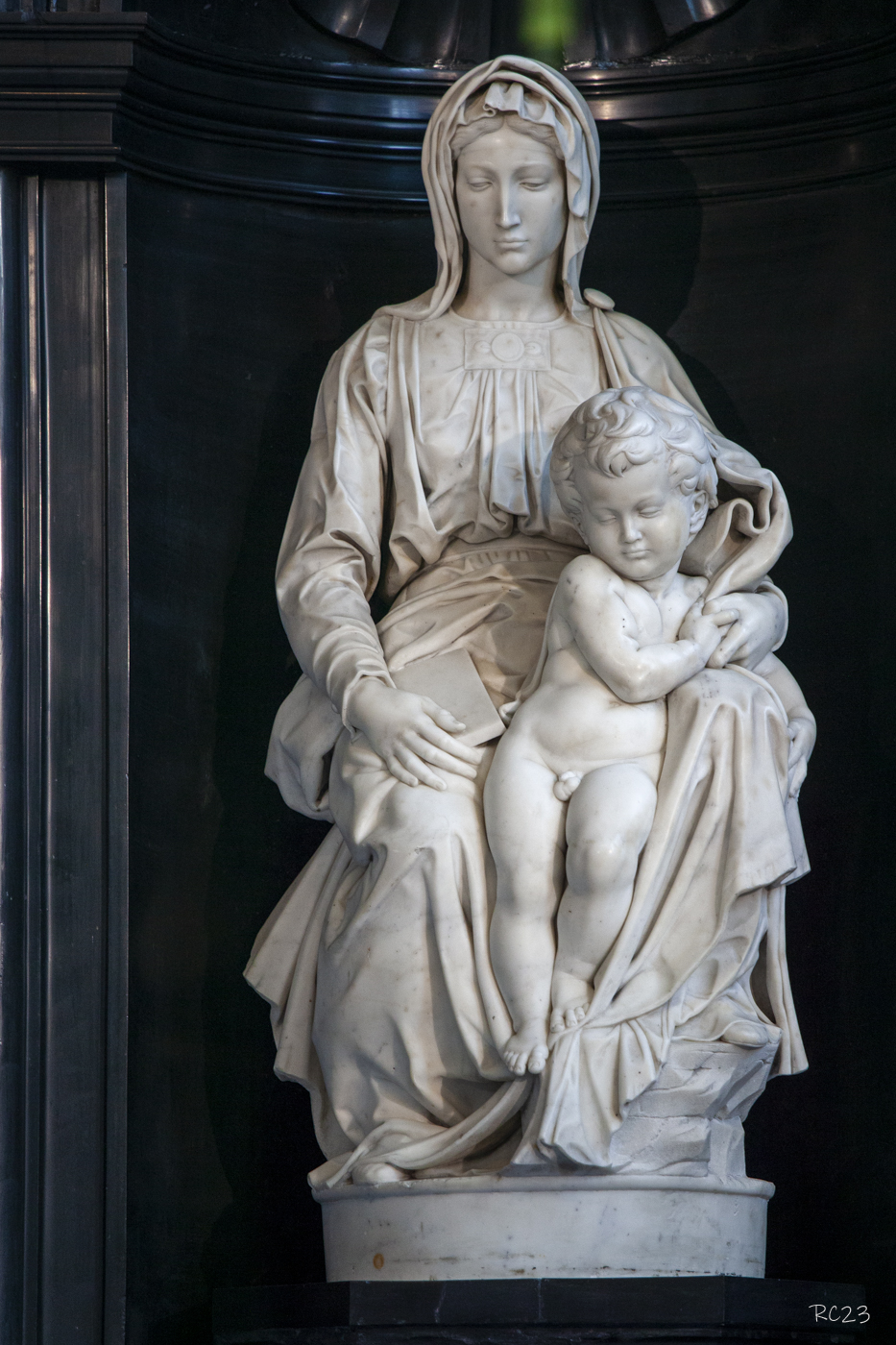 Madonna of Bruges, Michelangelo Buonarroti