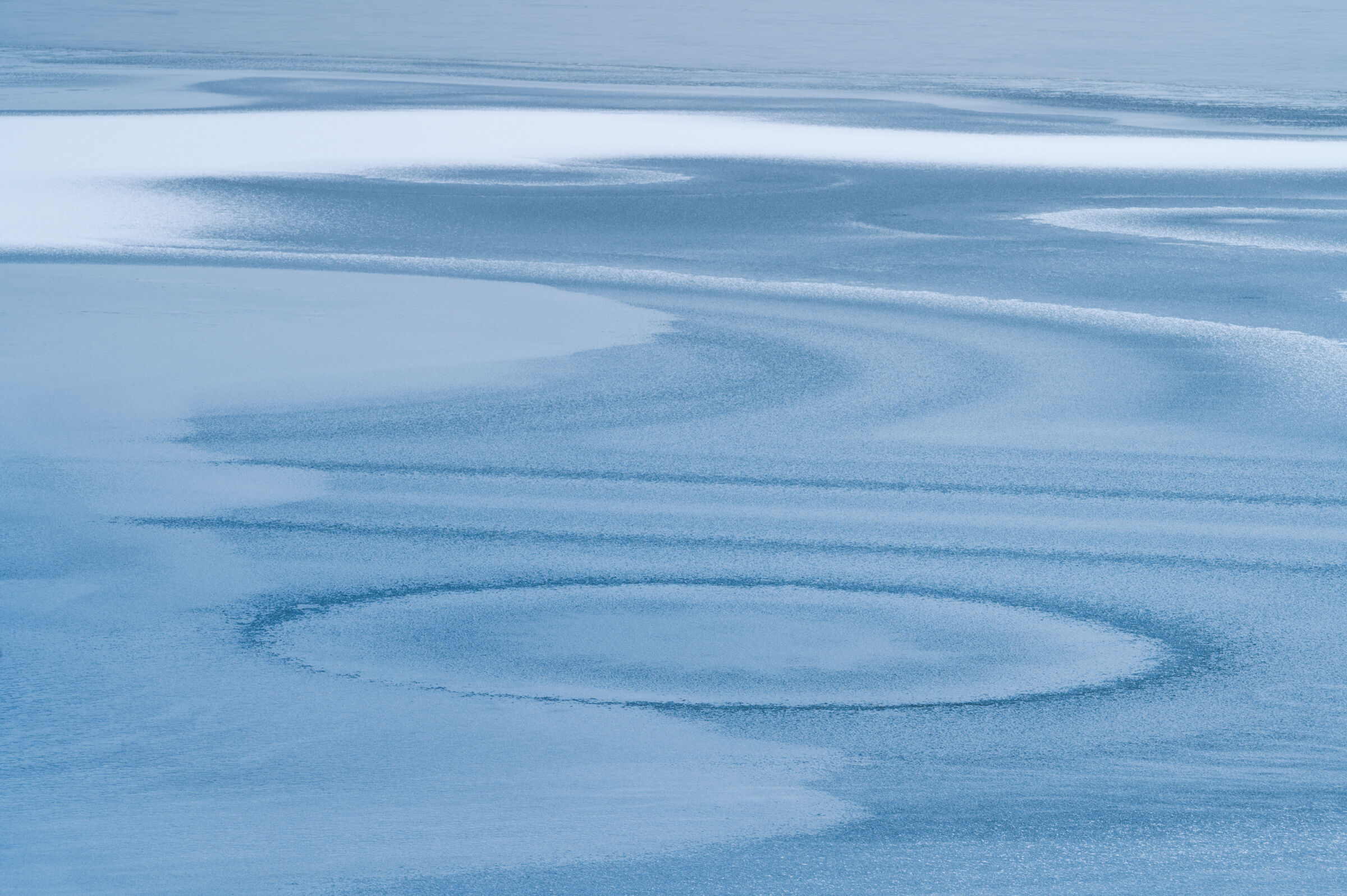 Drawings in the ice