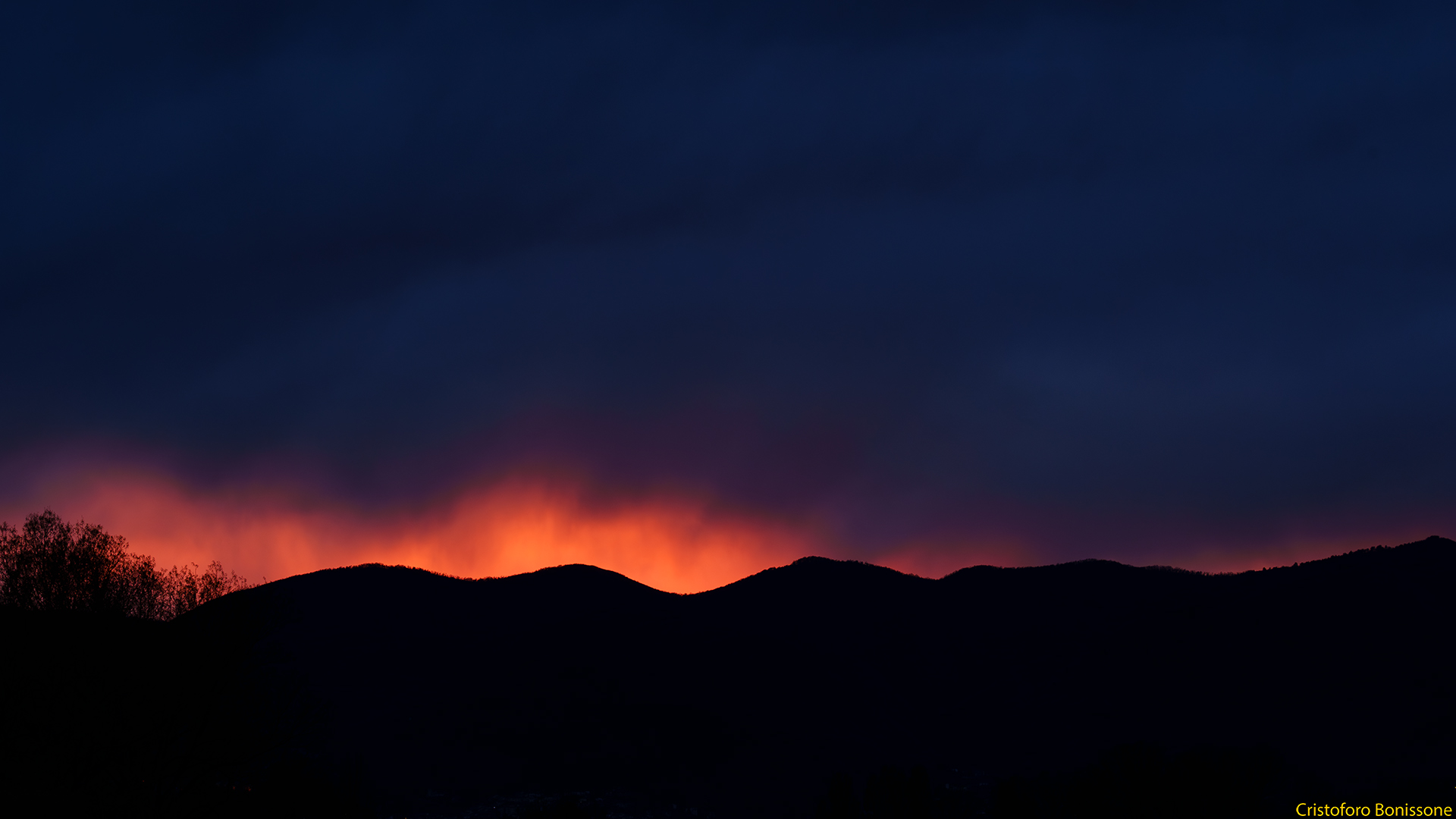 Il Buio Prende Fuoco