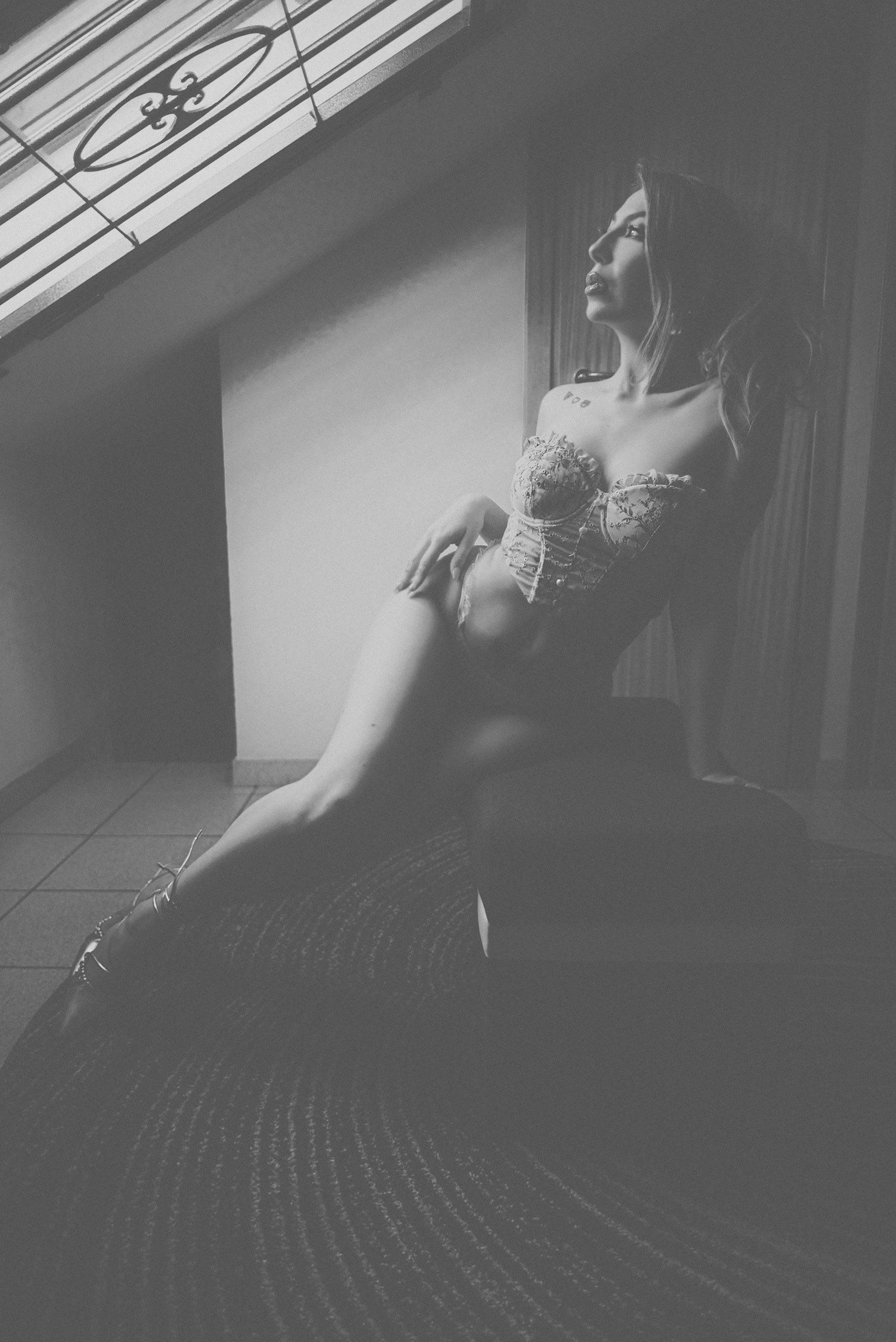 A bit of Glamour with Naomi BW