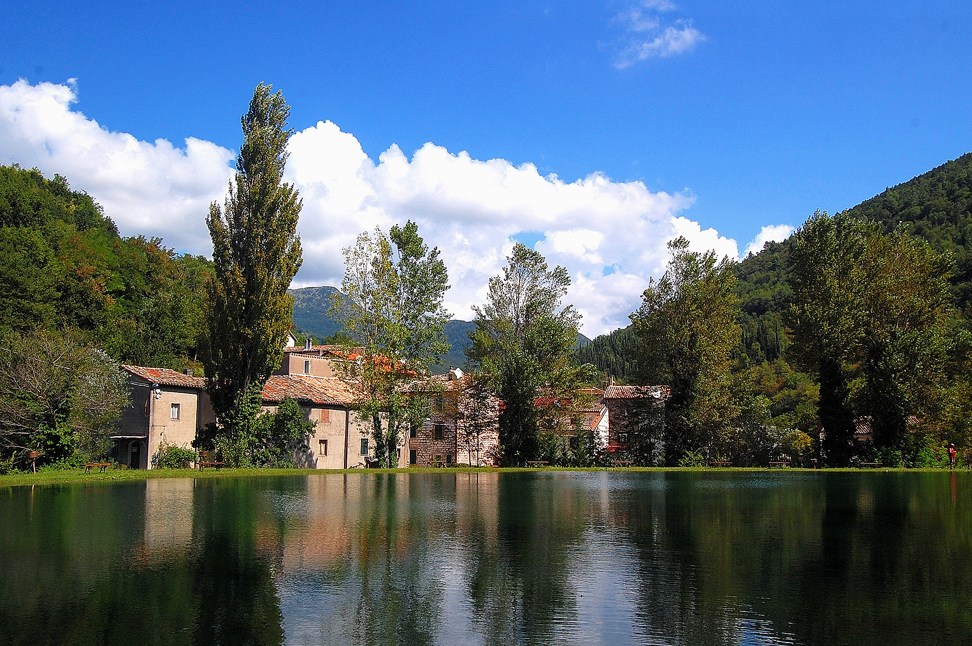 Villages in the Marche region: Perticano (20 inhabitants)