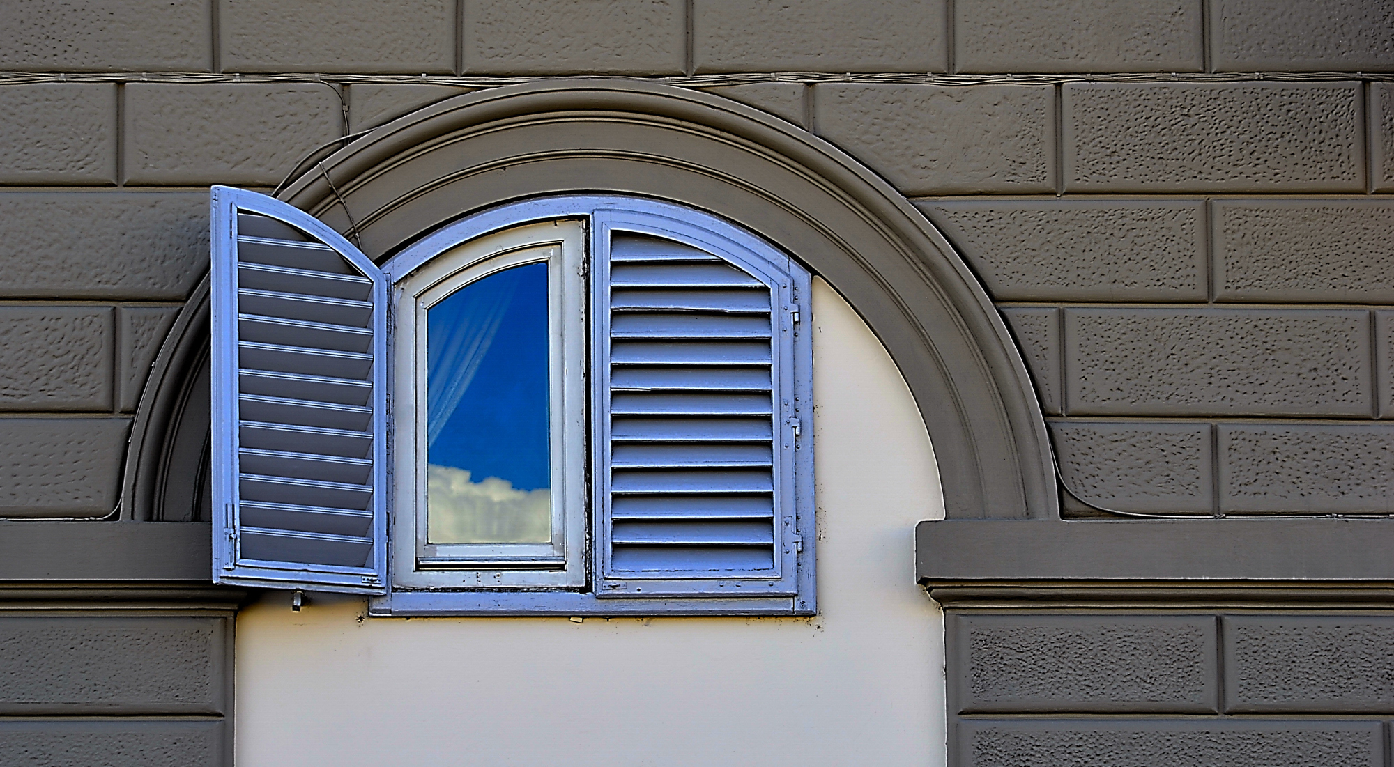Arno window