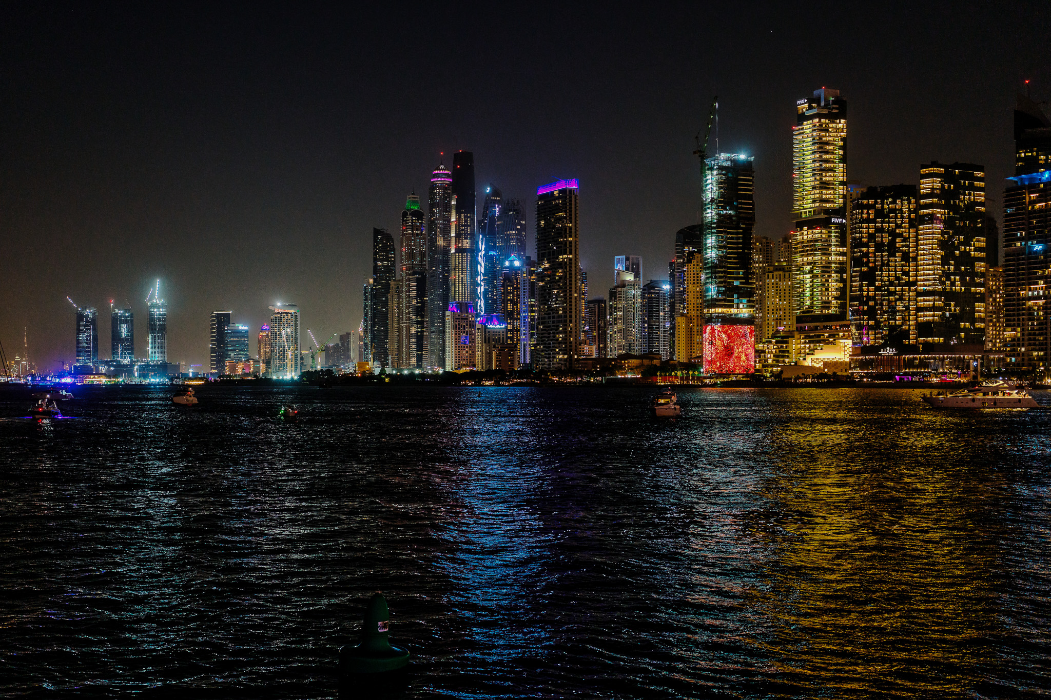 Dubai by night 4