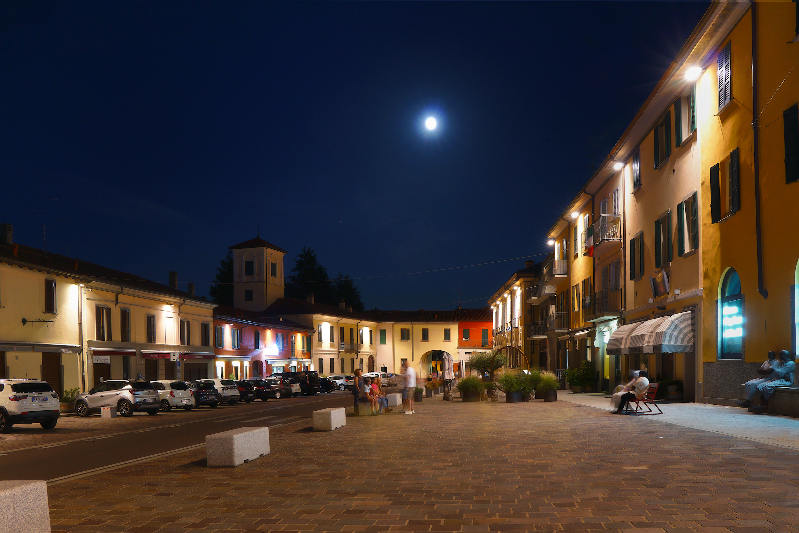Piazza Libertá ad Appiano Gentile (co)