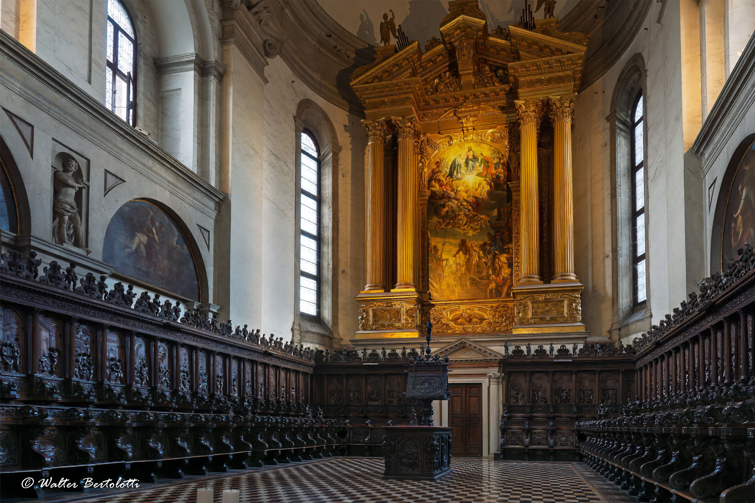 santa giustina-il presbiterio e l'altare maggiore