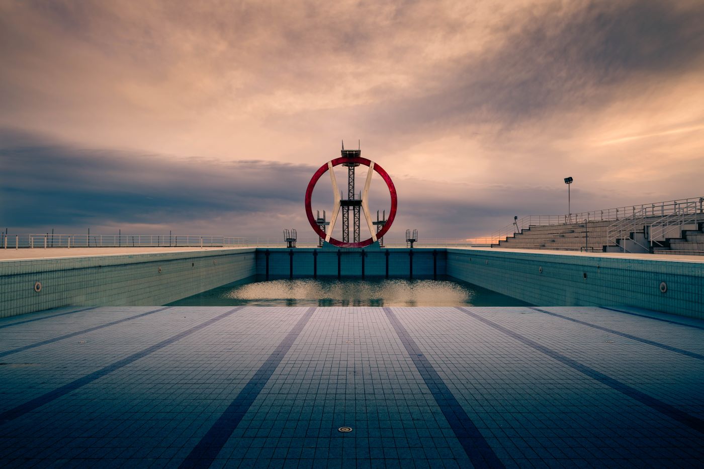 Kursaal pool devoured by abandonment