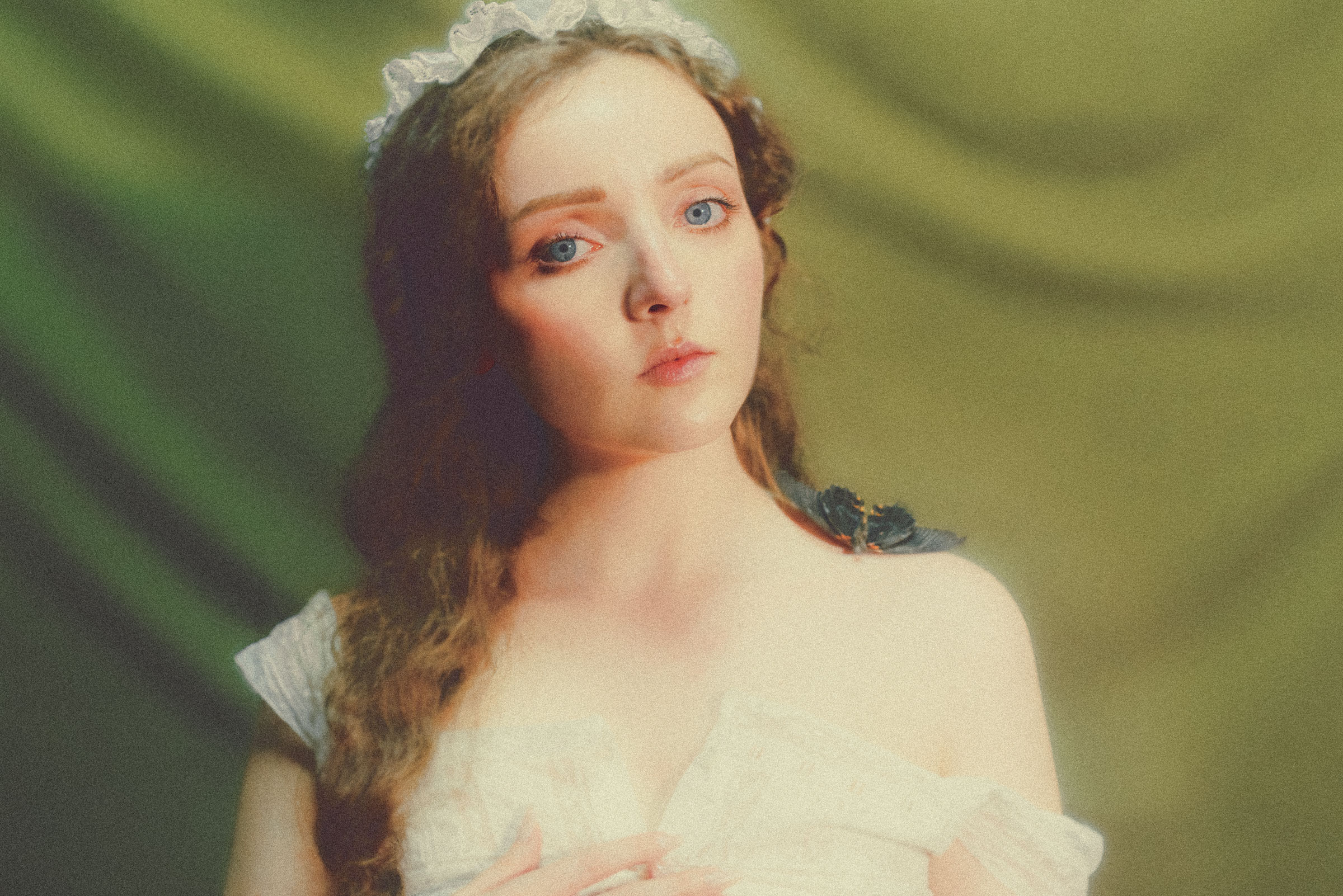 WS of Pictorial Portrait at Figurative Evening