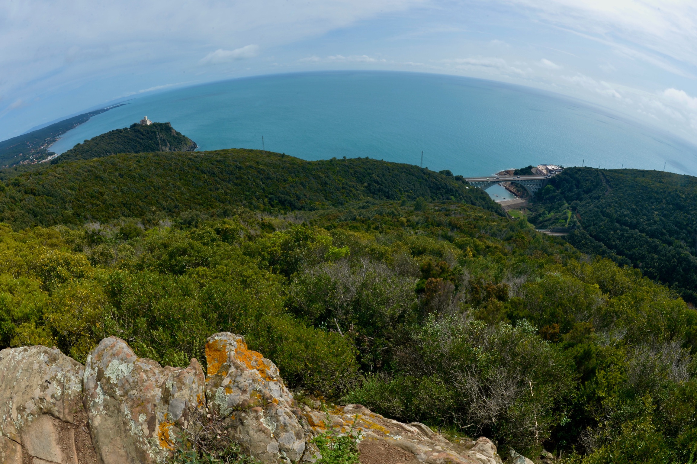 Proof that the earth is not flat