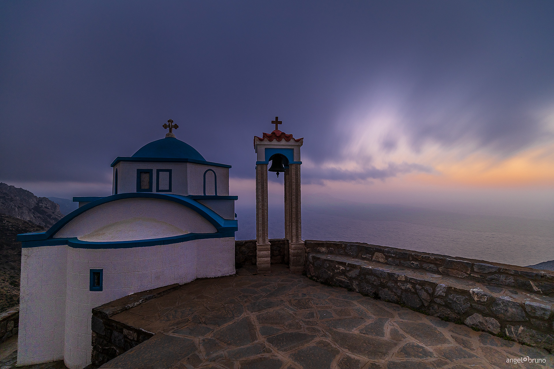 Divine Long Exposition