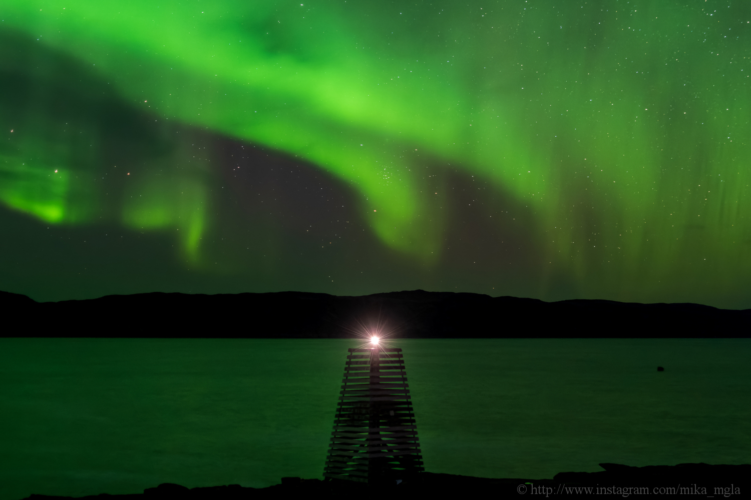 Aurora boreale nella baia di Teriberskaya