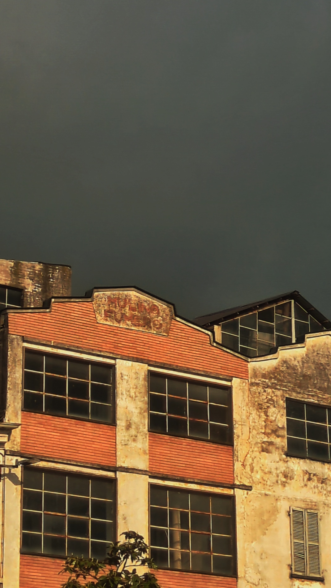 Threatening clouds